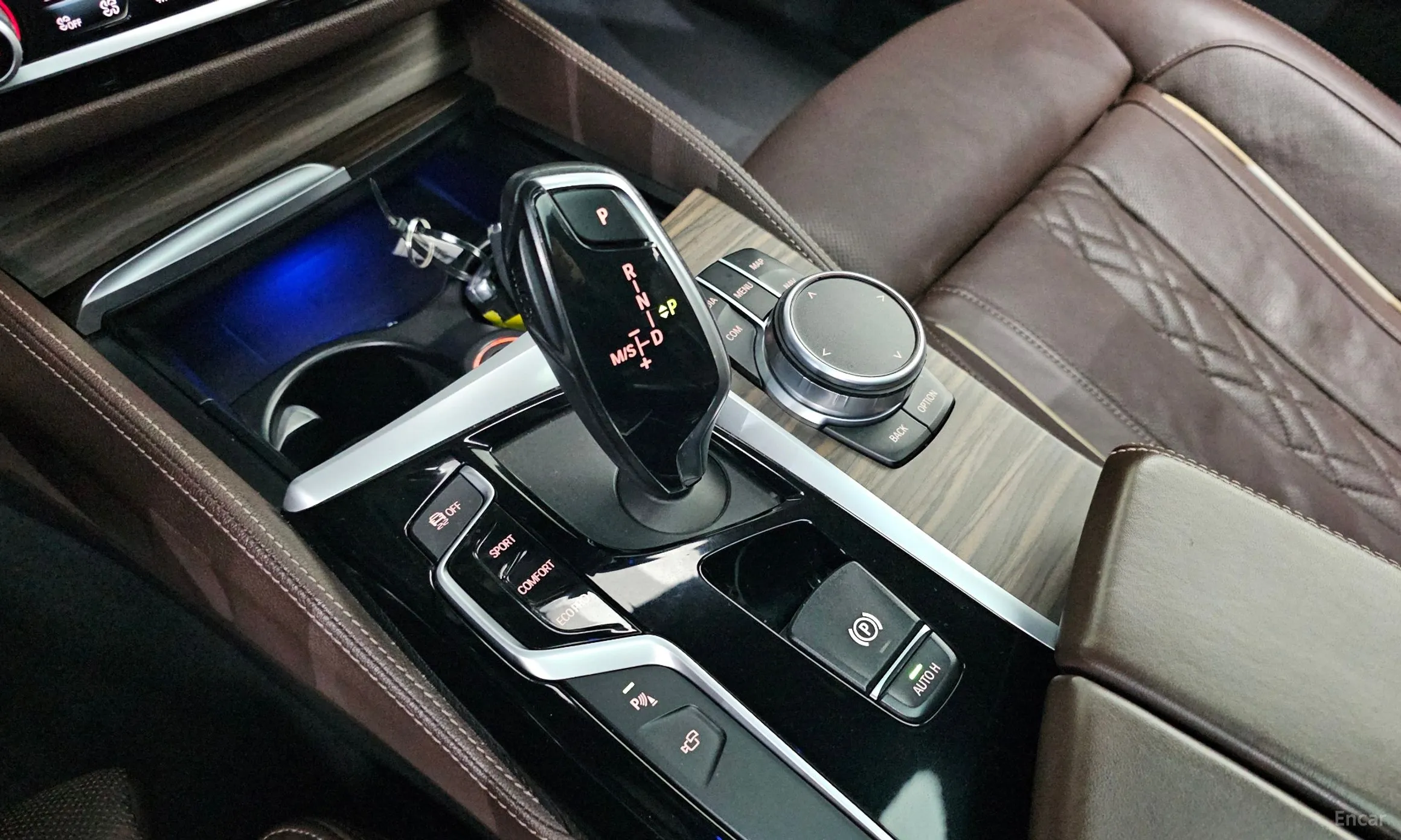BMW 5 Series (G30) превью 9