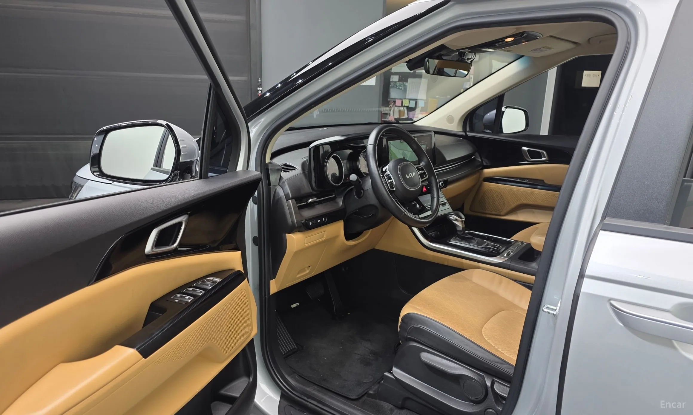 Kia Carnival Gen 4 превью 10