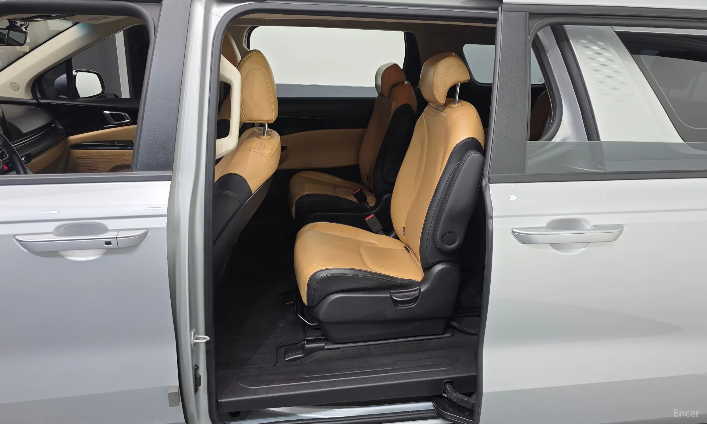 Kia Carnival Gen 4 превью 11
