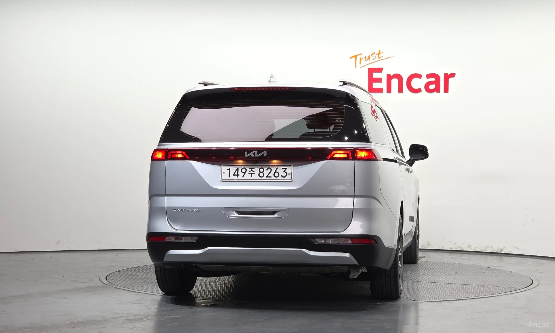Kia Carnival Gen 4 превью 4