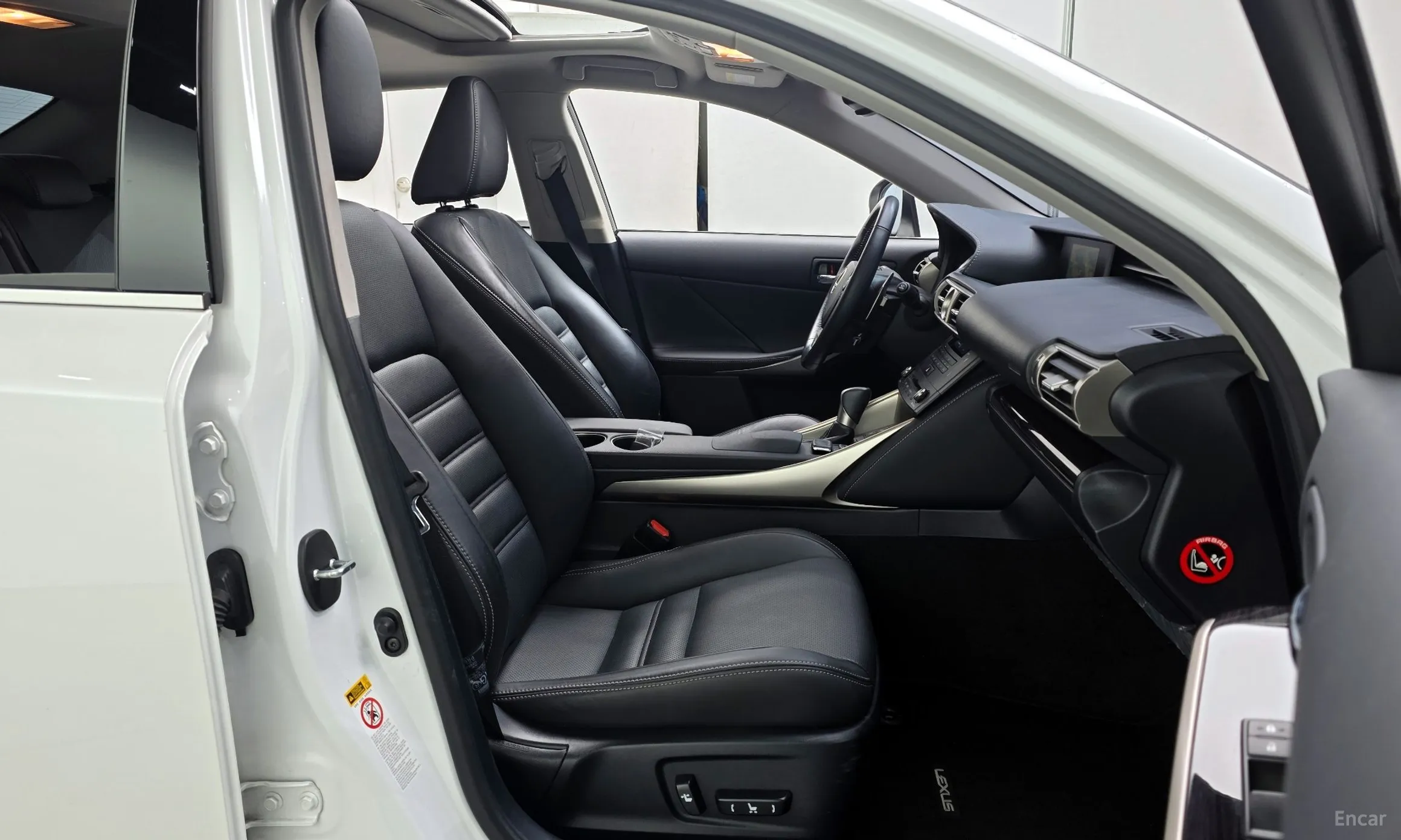Lexus New IS250 превью 10