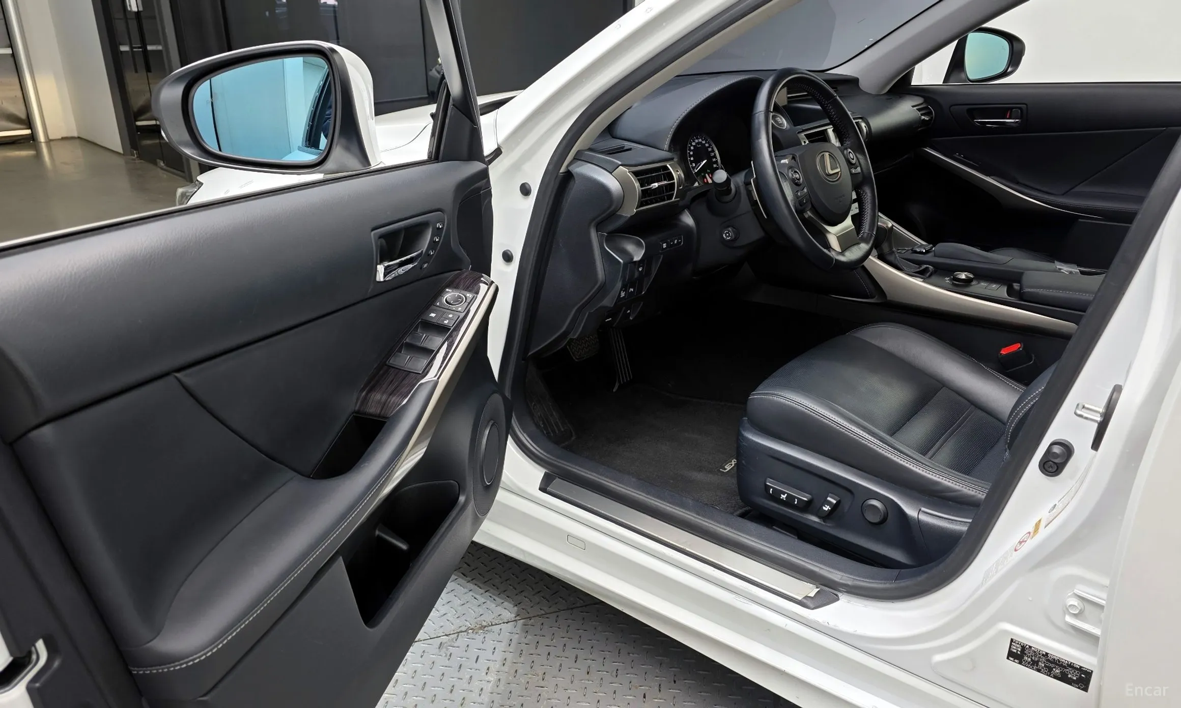 Lexus New IS250 превью 11
