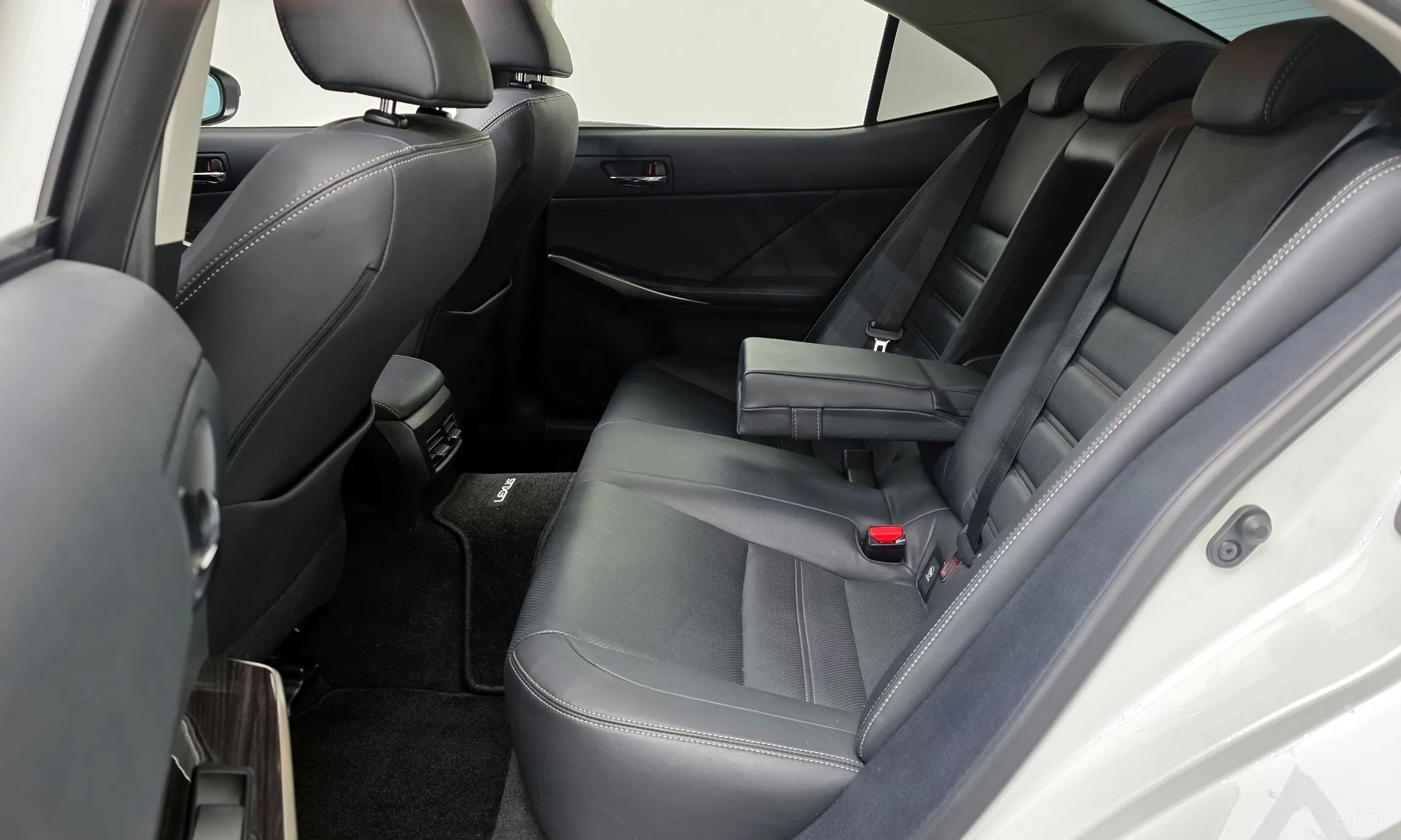 Lexus New IS250 превью 12