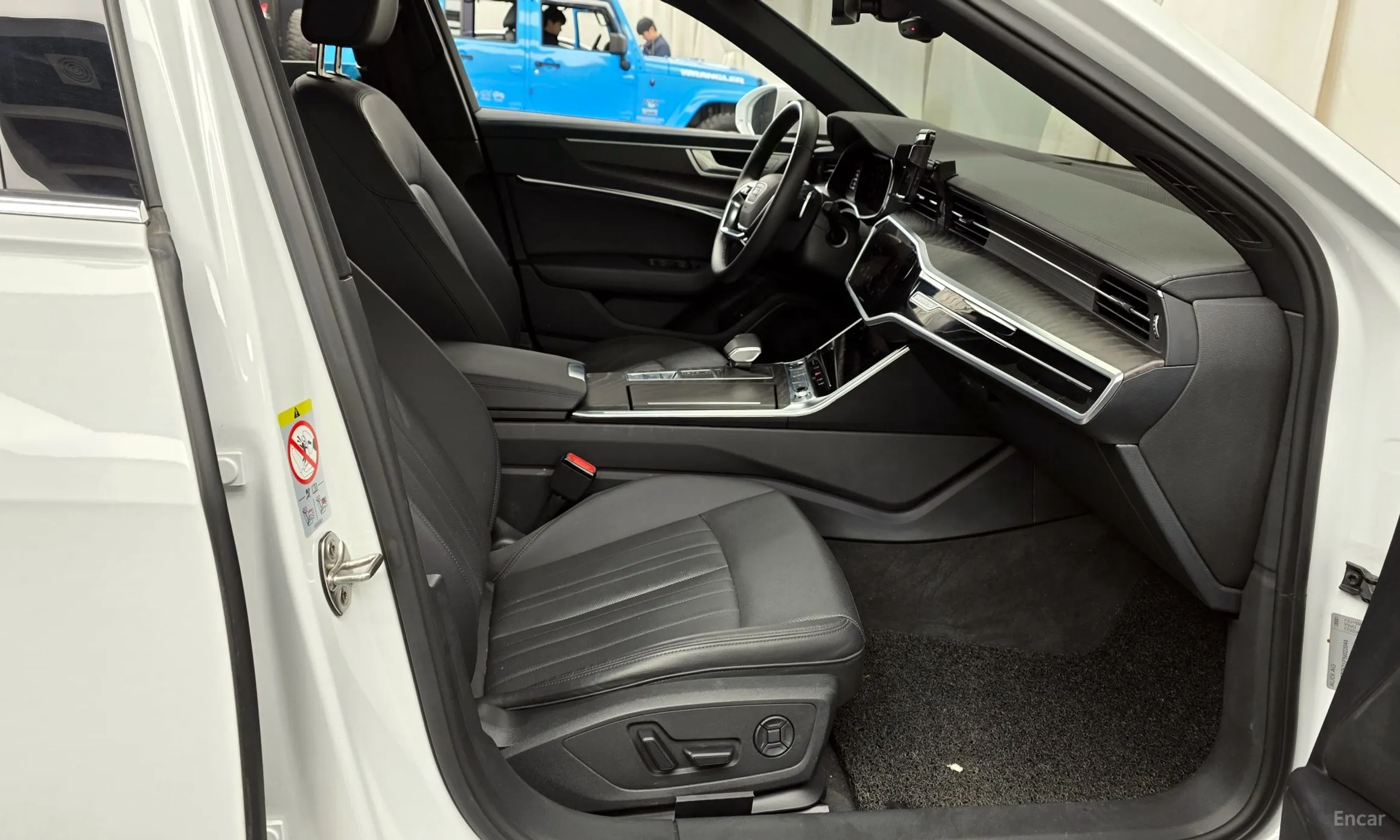 Audi A6 (C8) превью 11