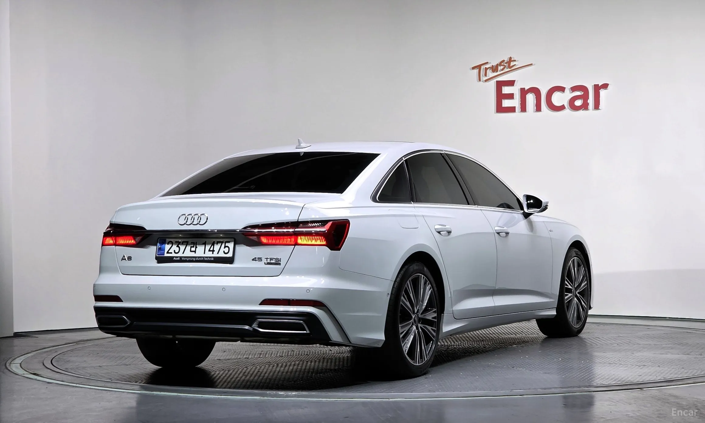Audi A6 (C8)