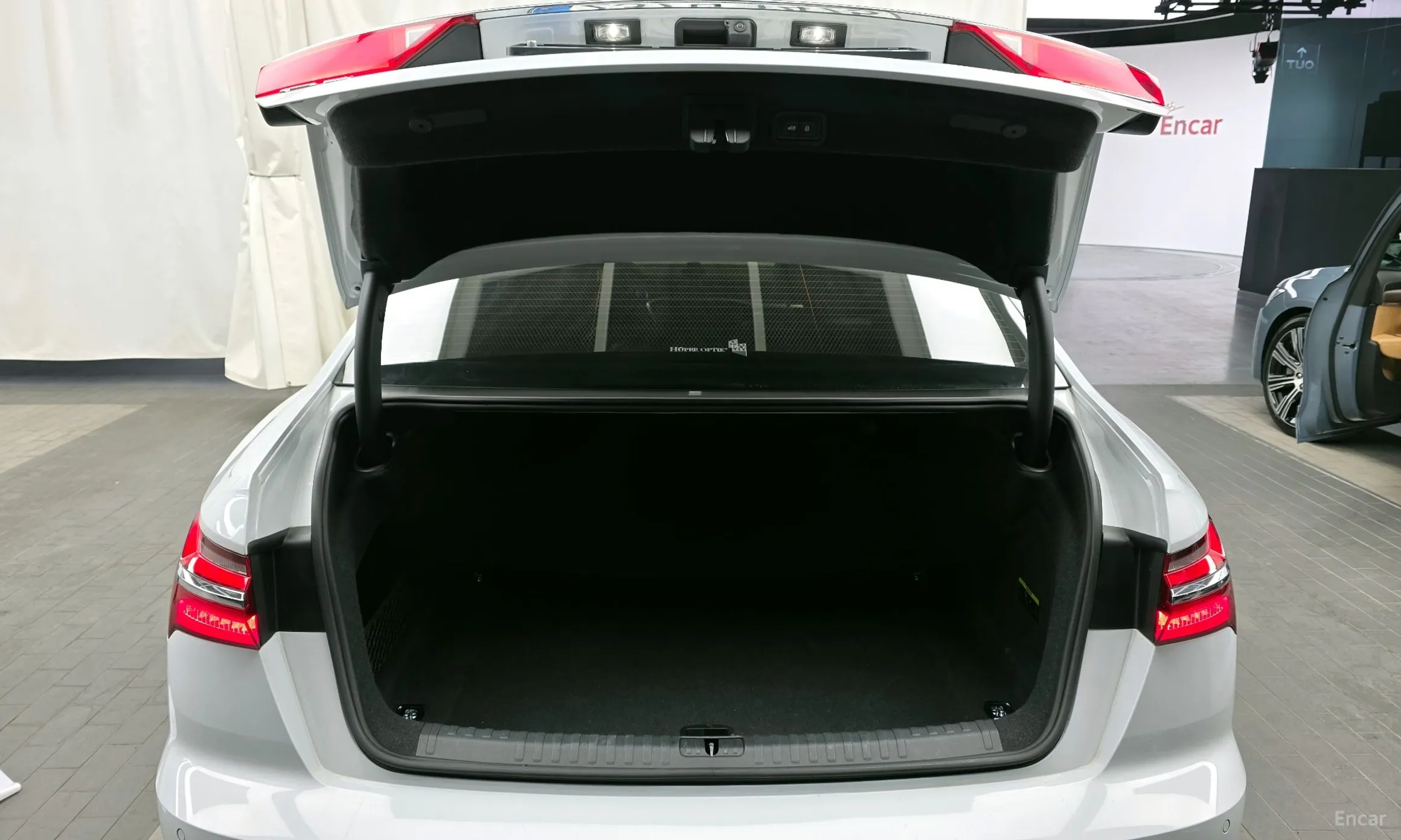 Audi A6 (C8) превью 20