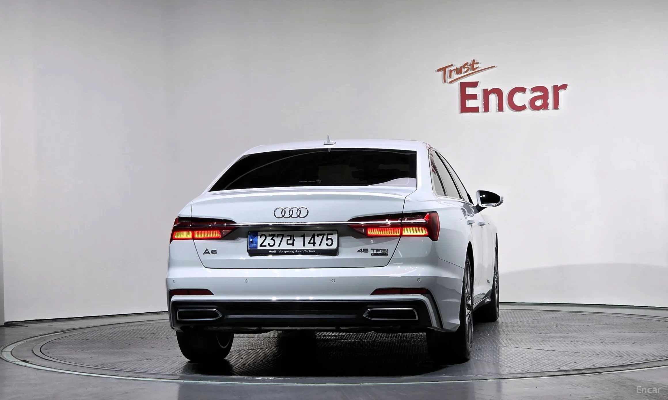 Audi A6 (C8) превью 4