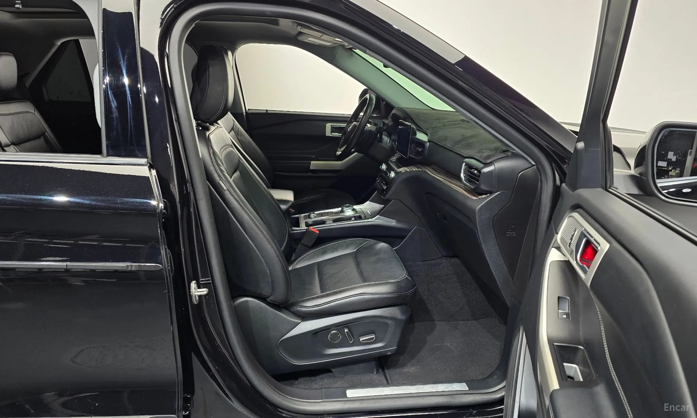 Ford Explorer 6th Generation превью 11