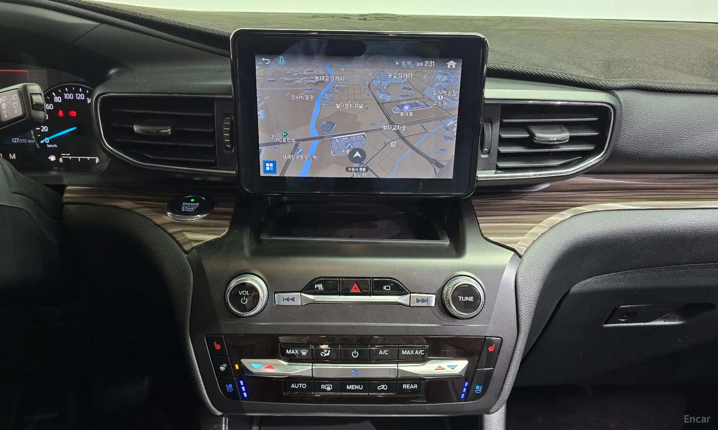 Ford Explorer 6th Generation превью 14