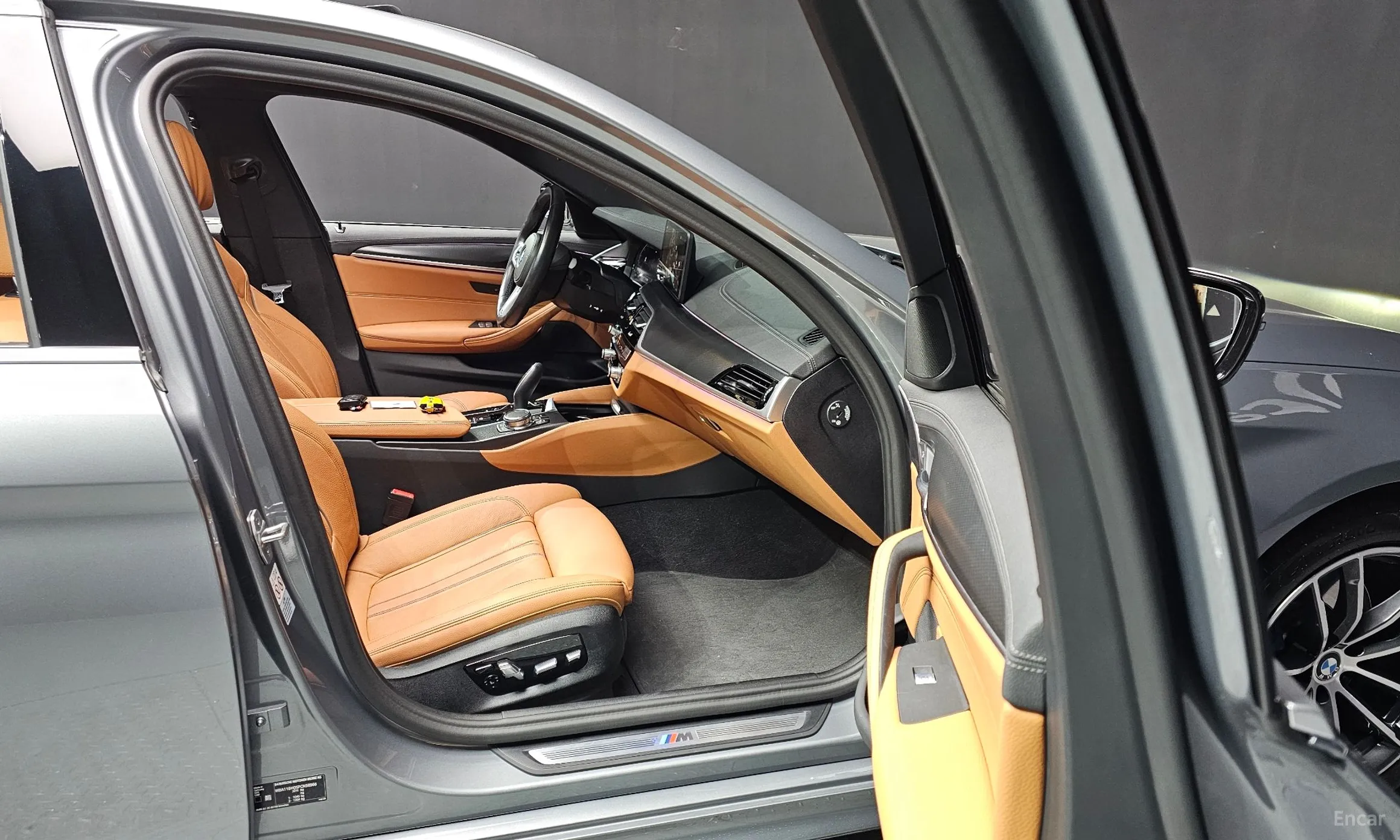 BMW 5 Series (G30) превью 11