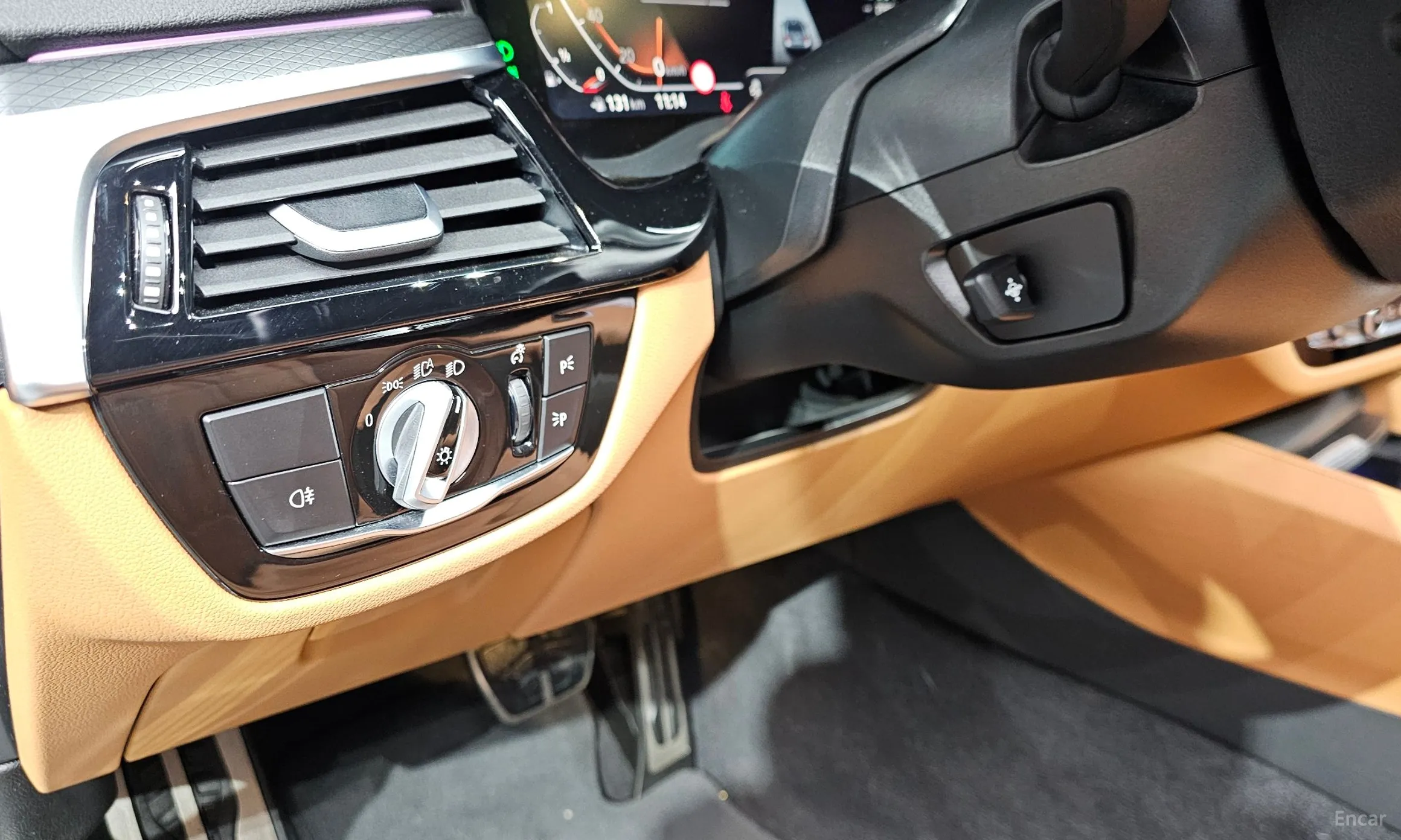 BMW 5 Series (G30) превью 13