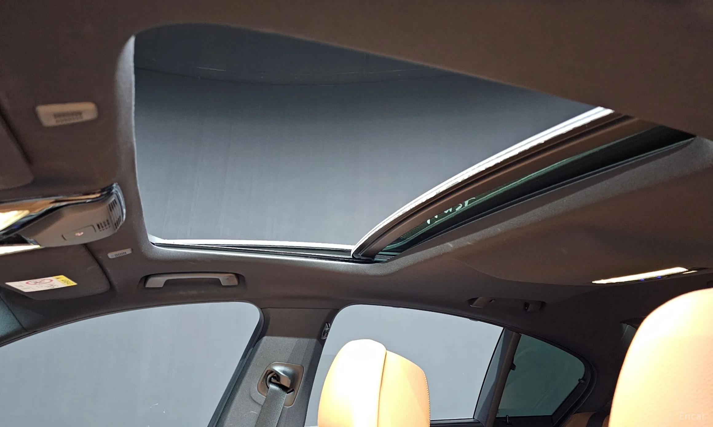 BMW 5 Series (G30) превью 19