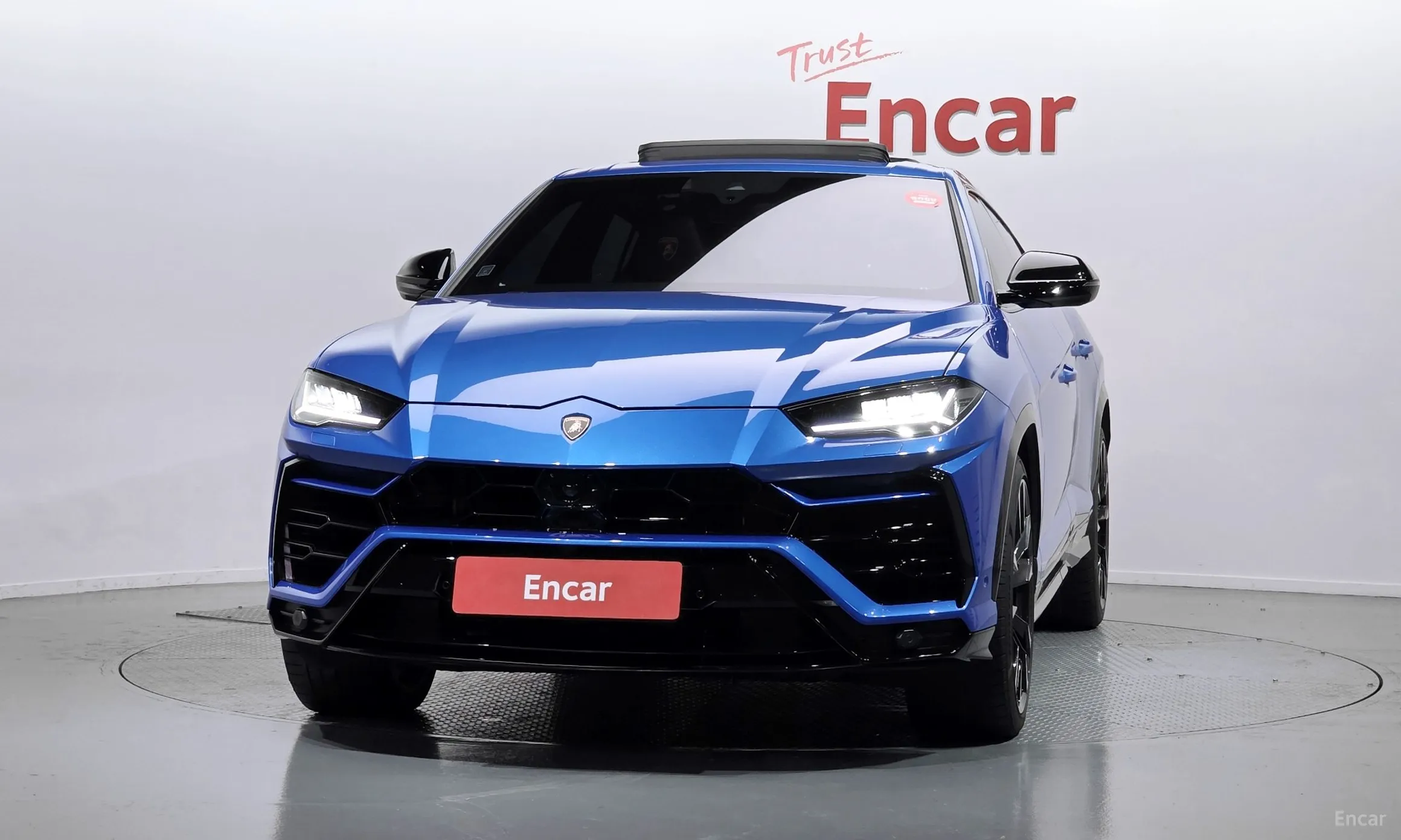 Lamborghini Urus превью 3