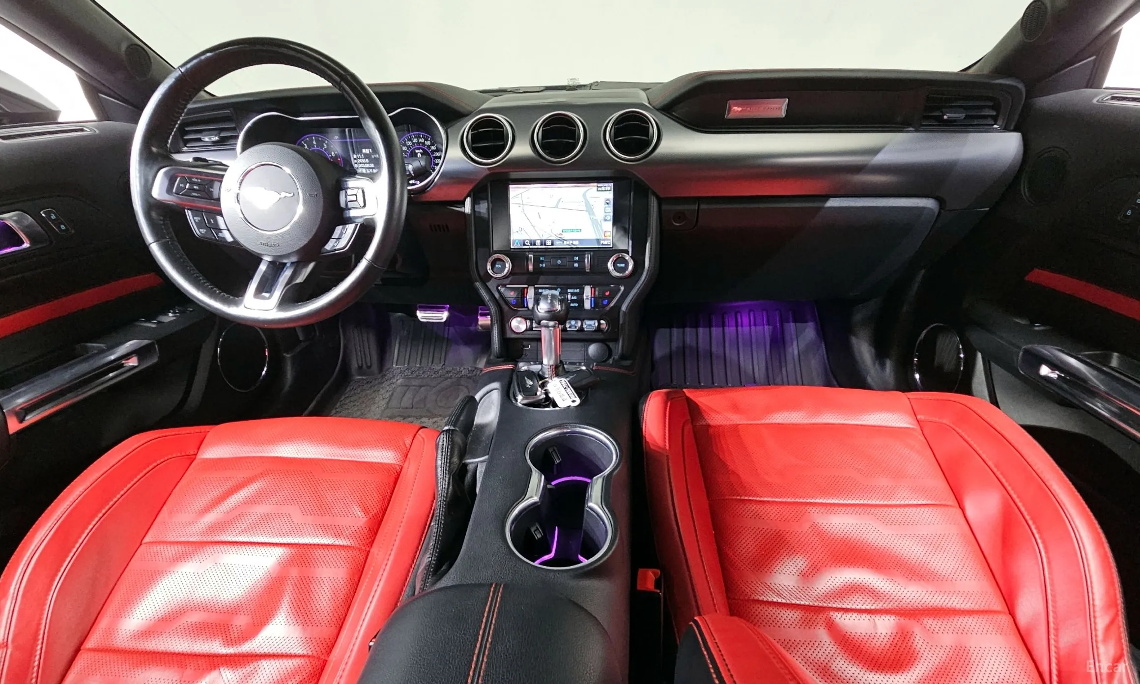 Ford Mustang превью 7