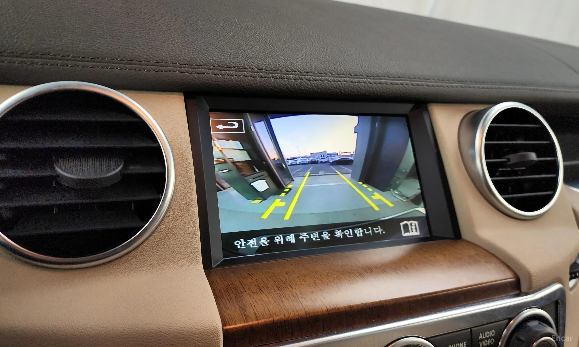 Land Rover Discovery 4 превью 15