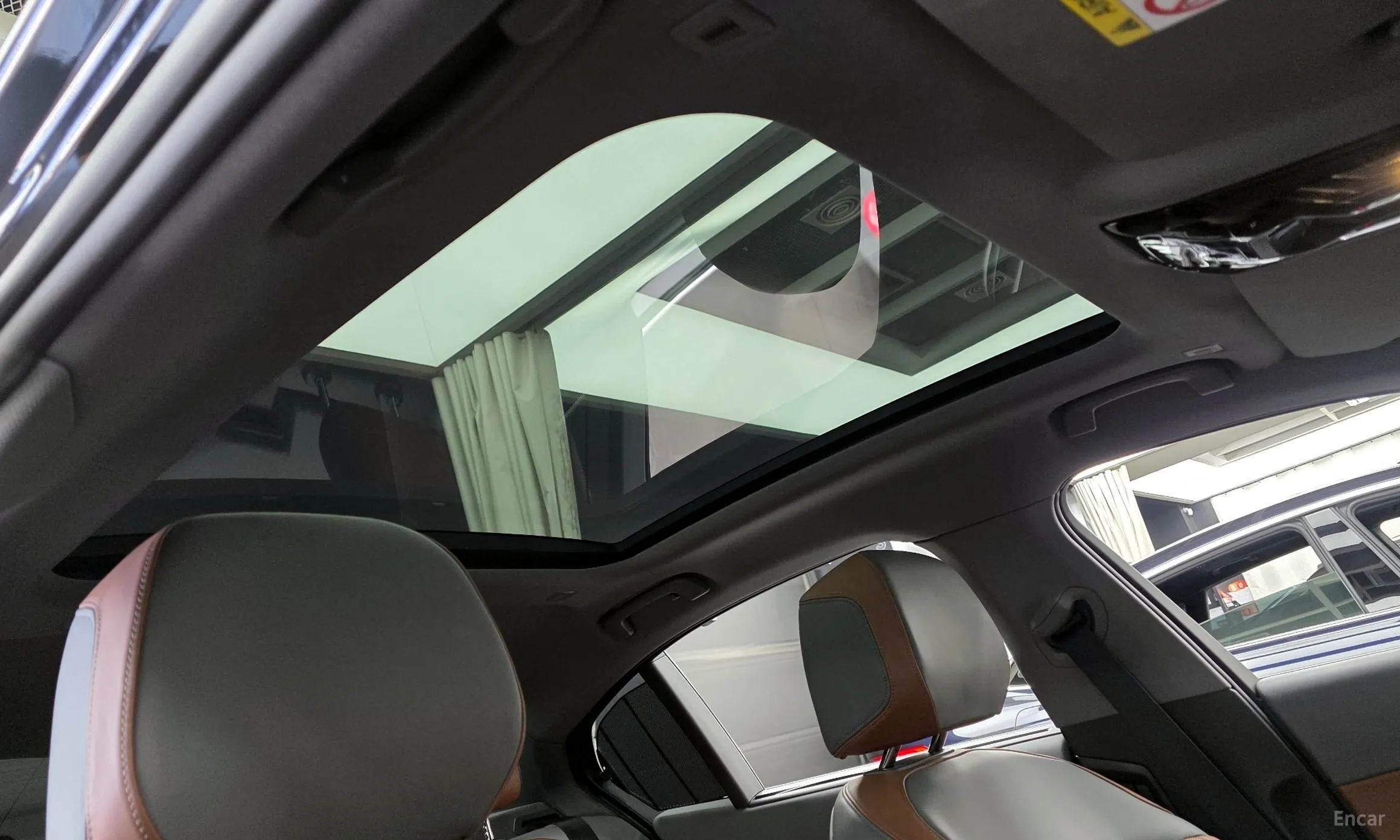 BMW 5 Series (G60) превью 17