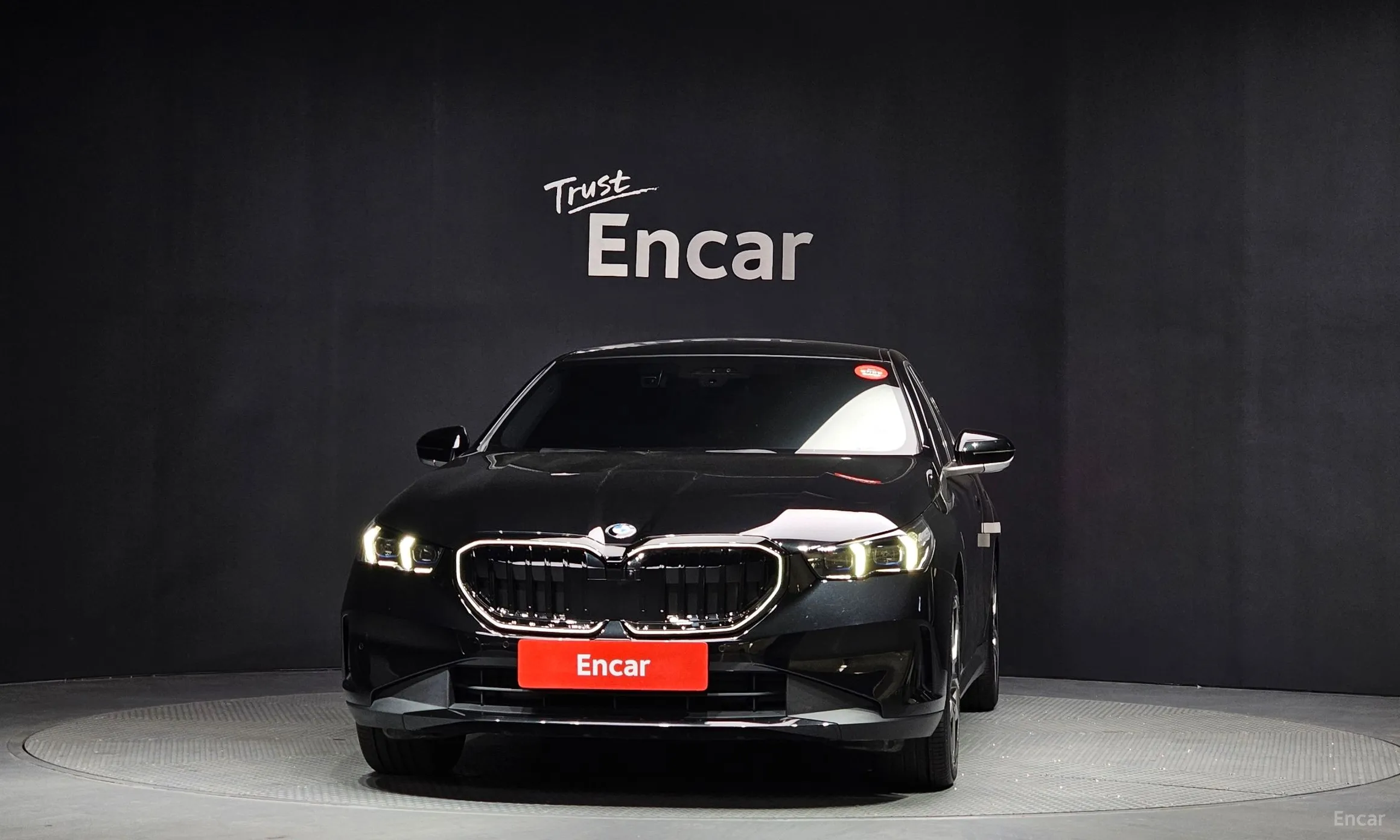 BMW 5 Series (G60) превью 3