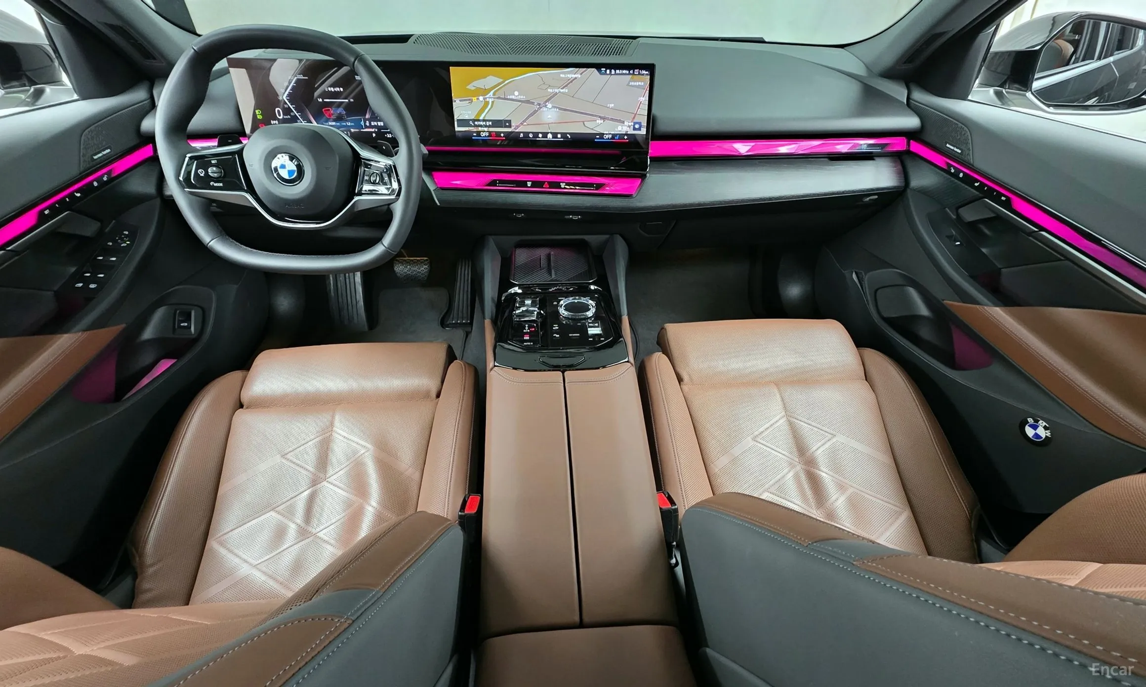 BMW 5 Series (G60) превью 7