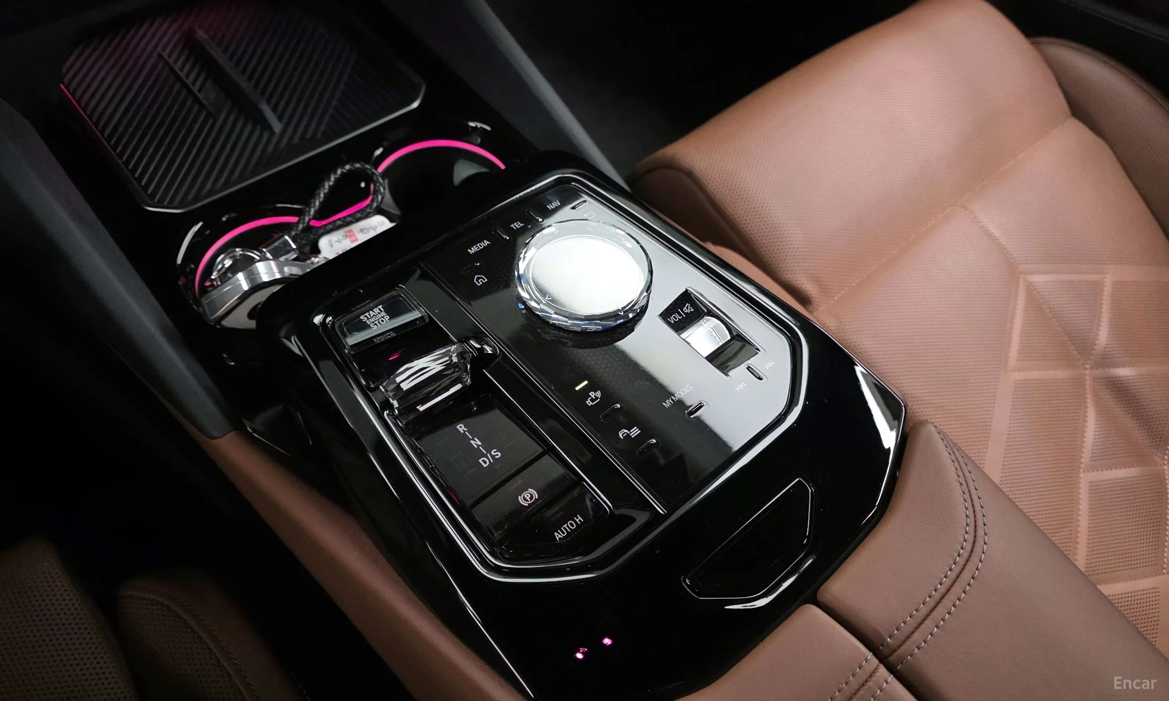 BMW 5 Series (G60) превью 9