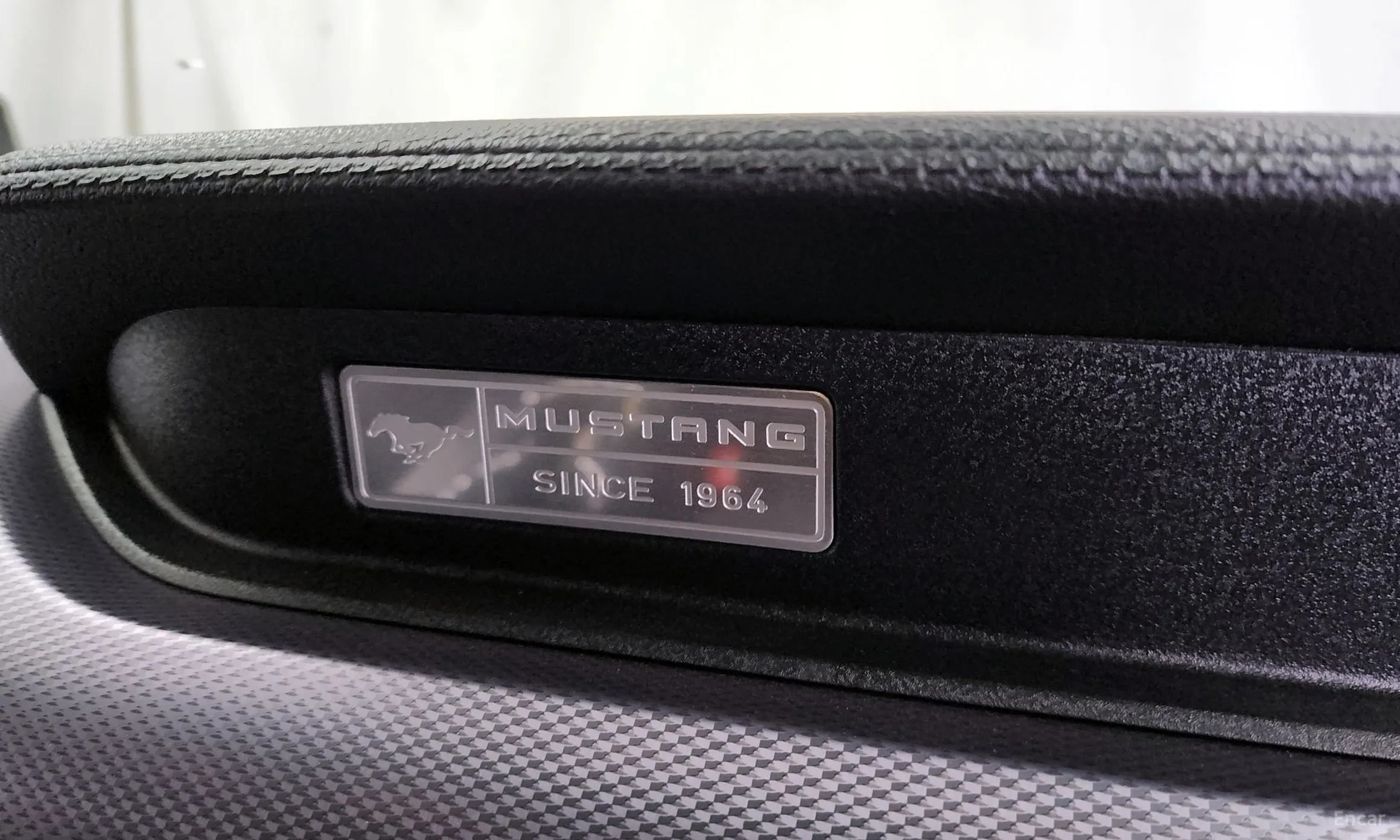 Ford Mustang превью 19