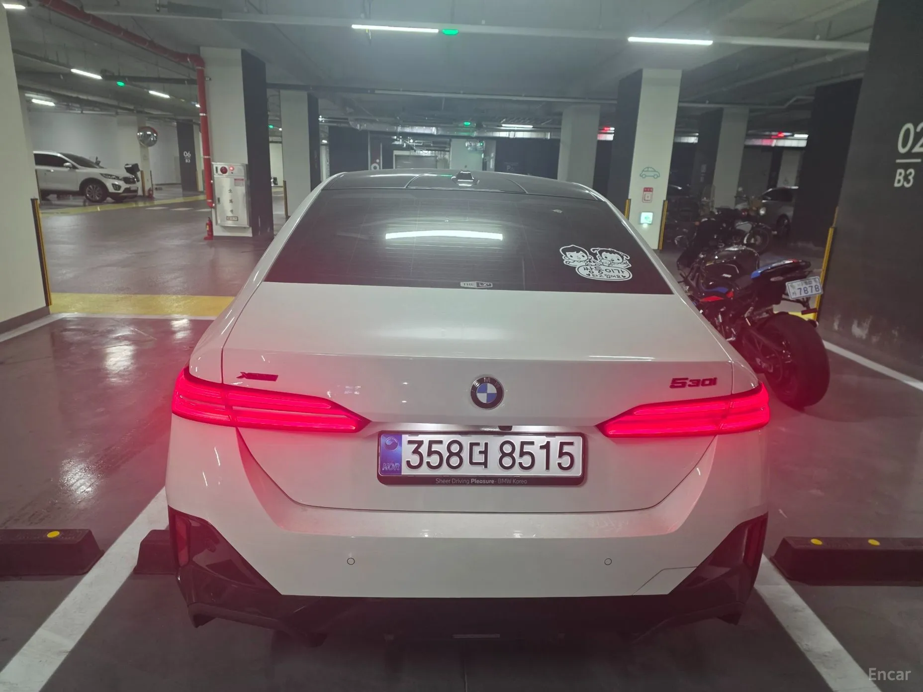 BMW 5 Series (G60) превью 2