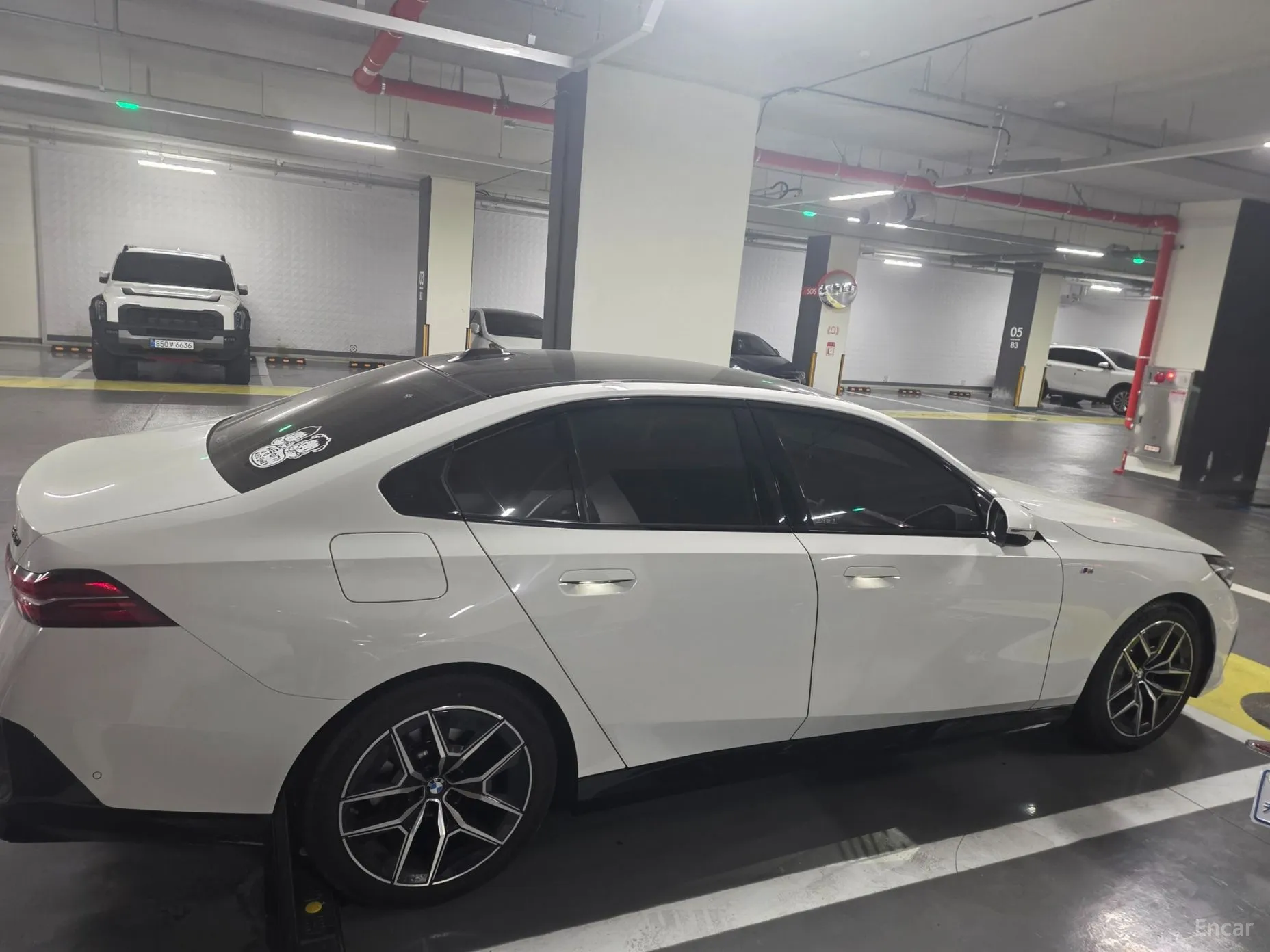 BMW 5 Series (G60) превью 3