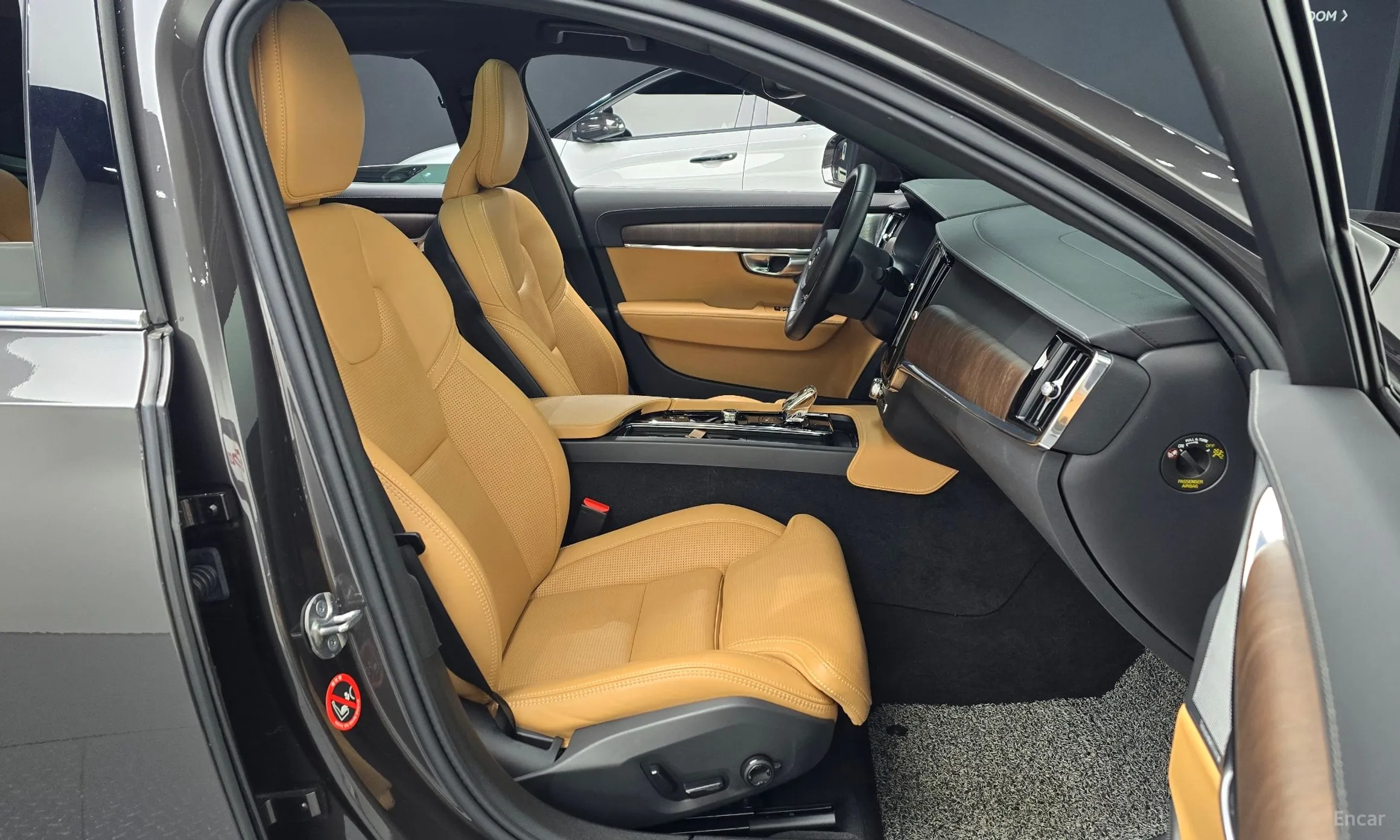 Volvo S90 превью 10