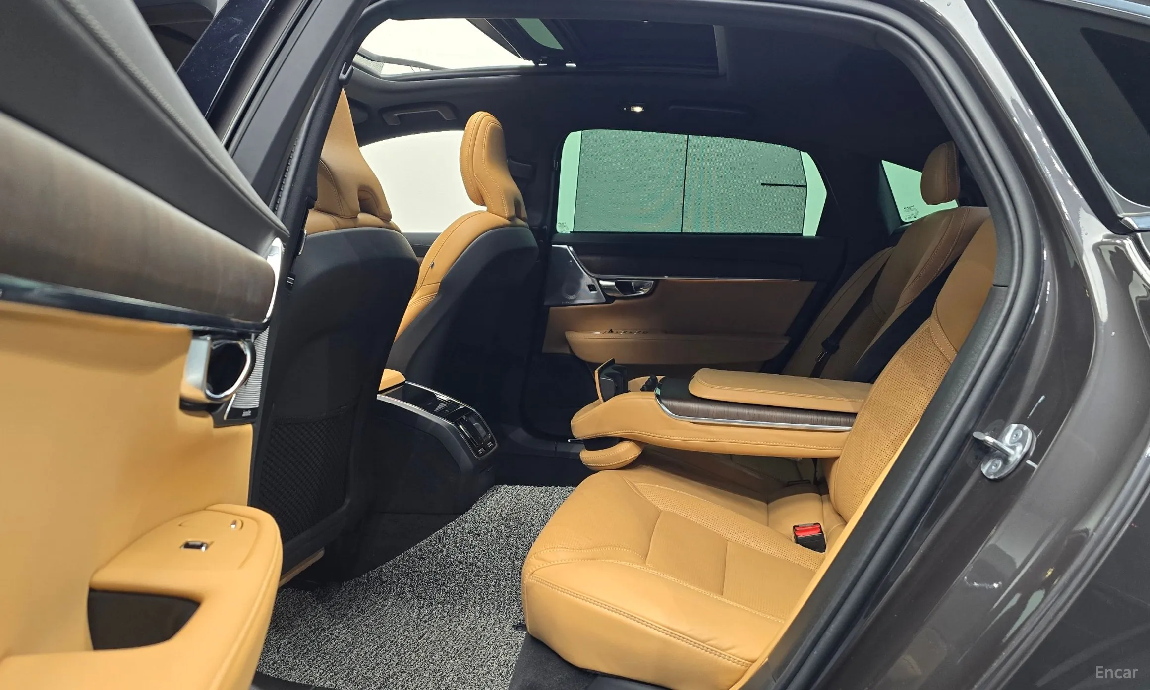 Volvo S90 превью 12
