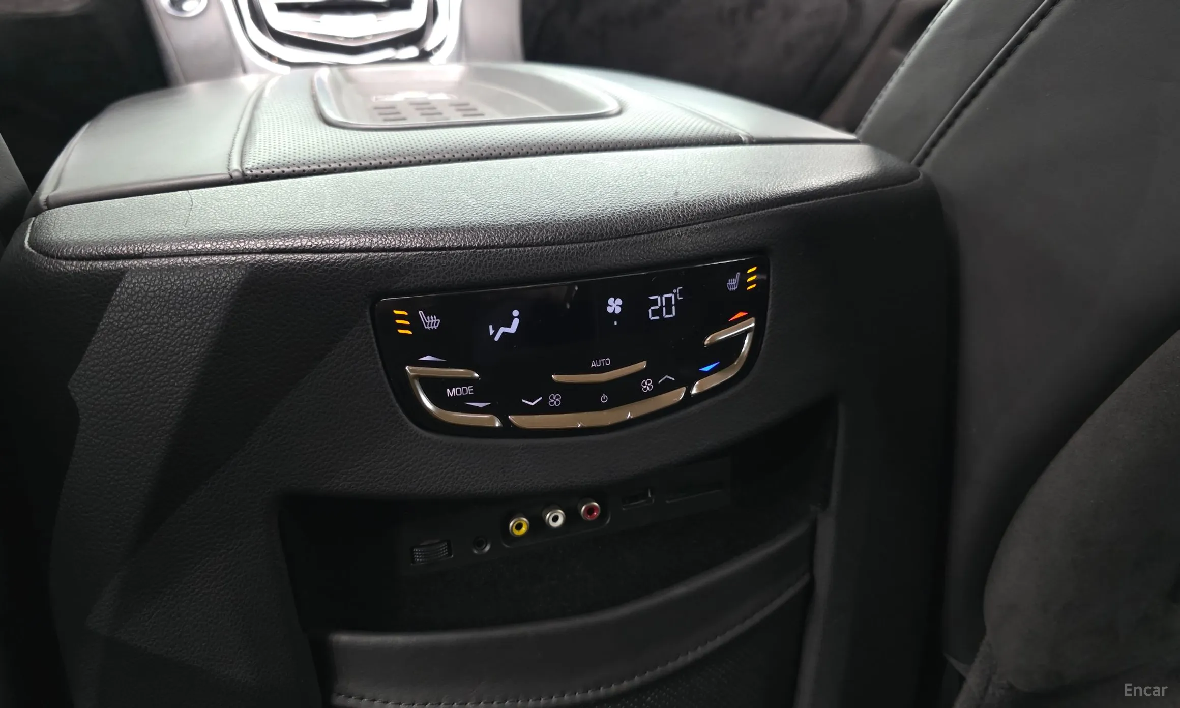 Cadillac Escalade превью 19