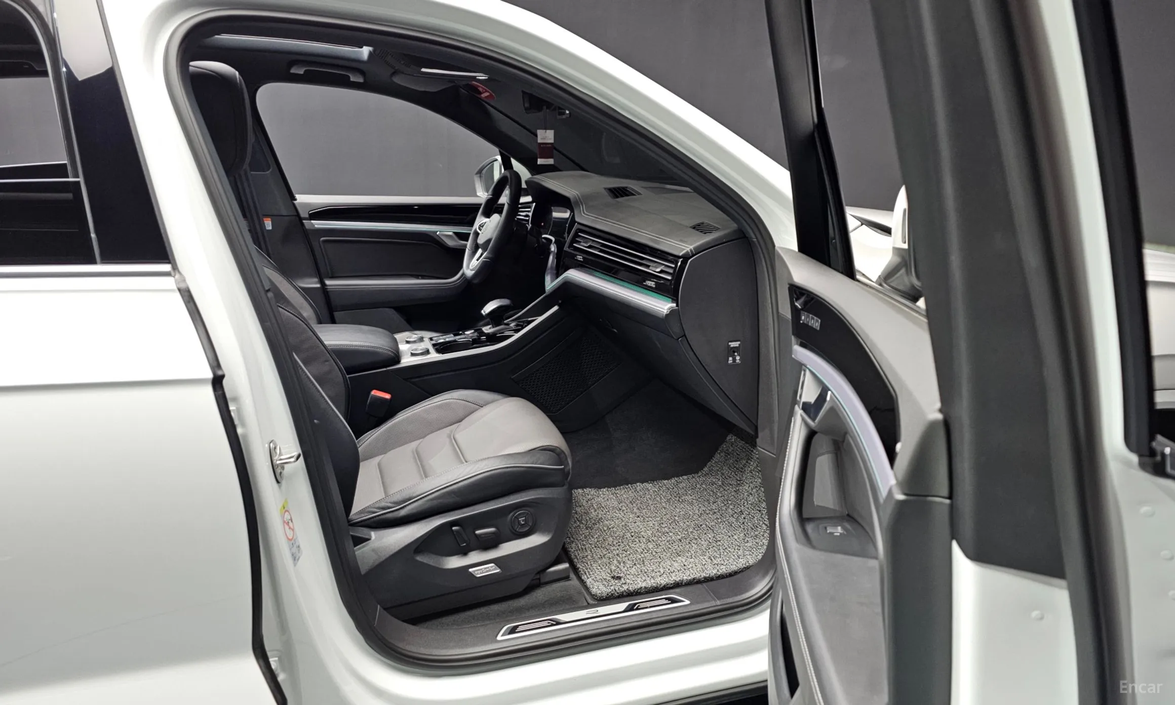 Volkswagen Touareg 3rd Generation превью 11