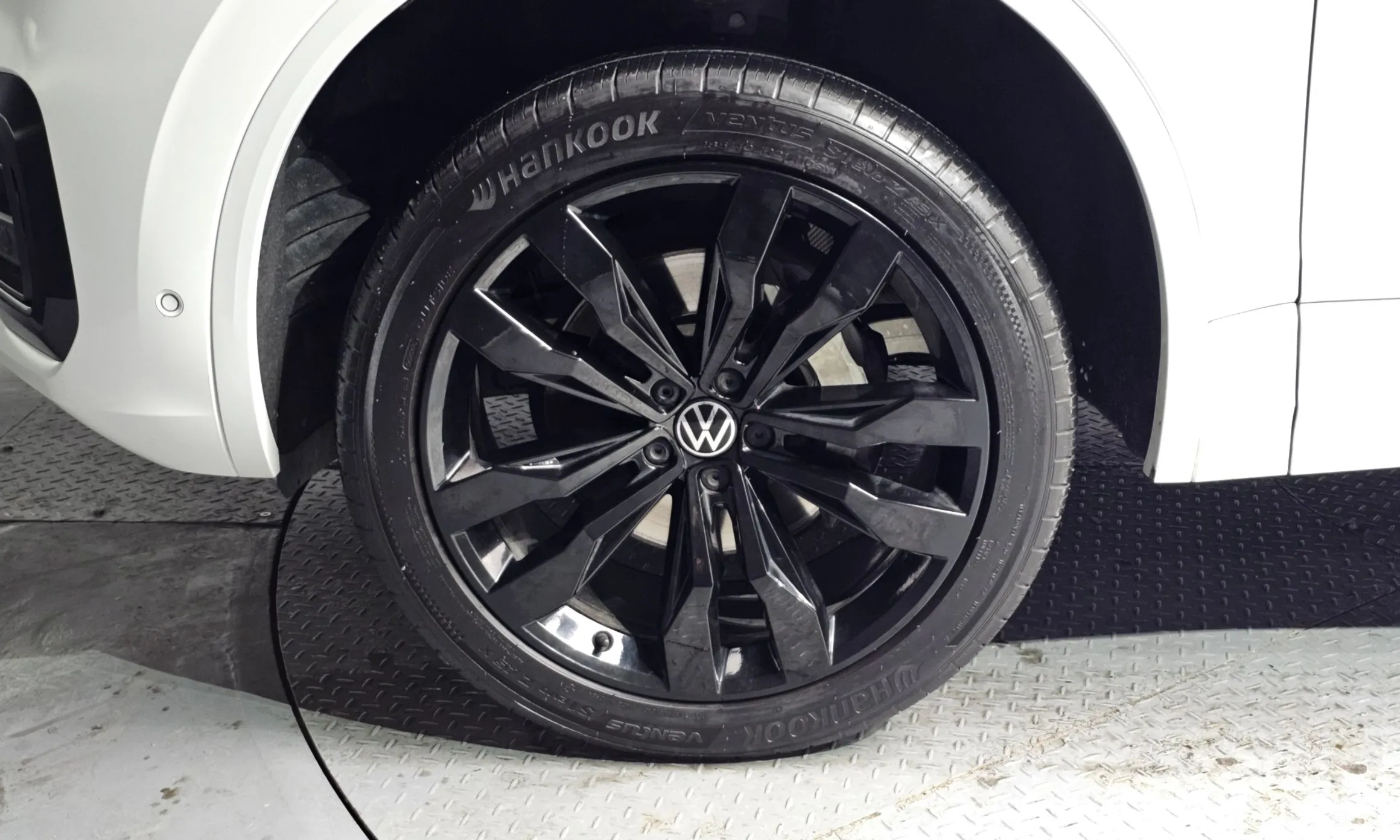 Volkswagen Touareg 3rd Generation превью 5