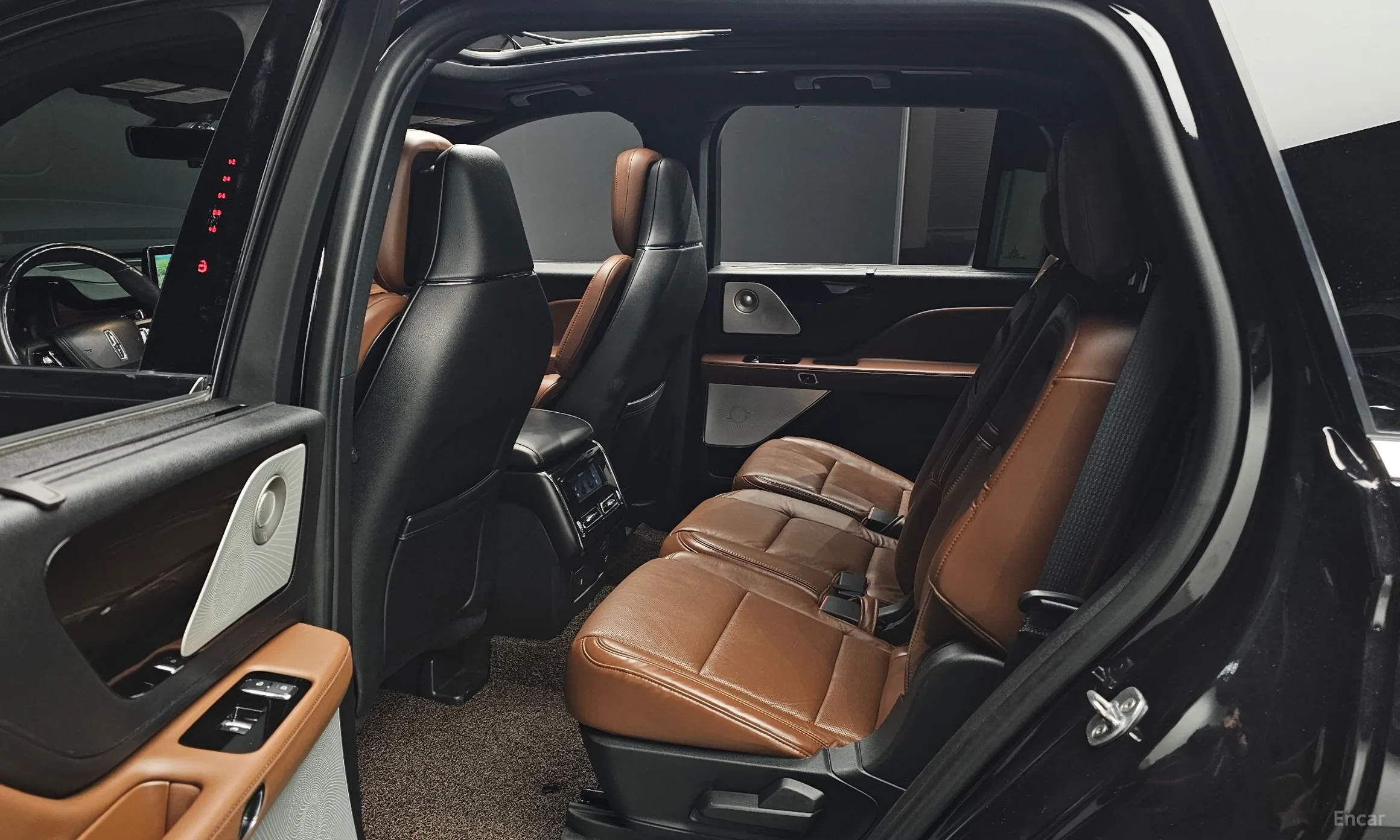 Lincoln Aviator 2nd Generation превью 12