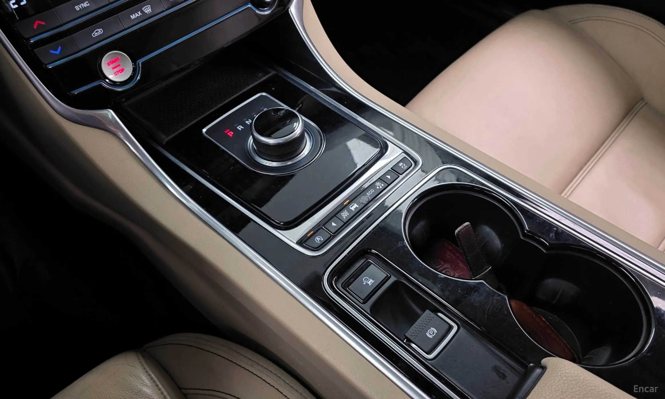 Jaguar XE превью 9
