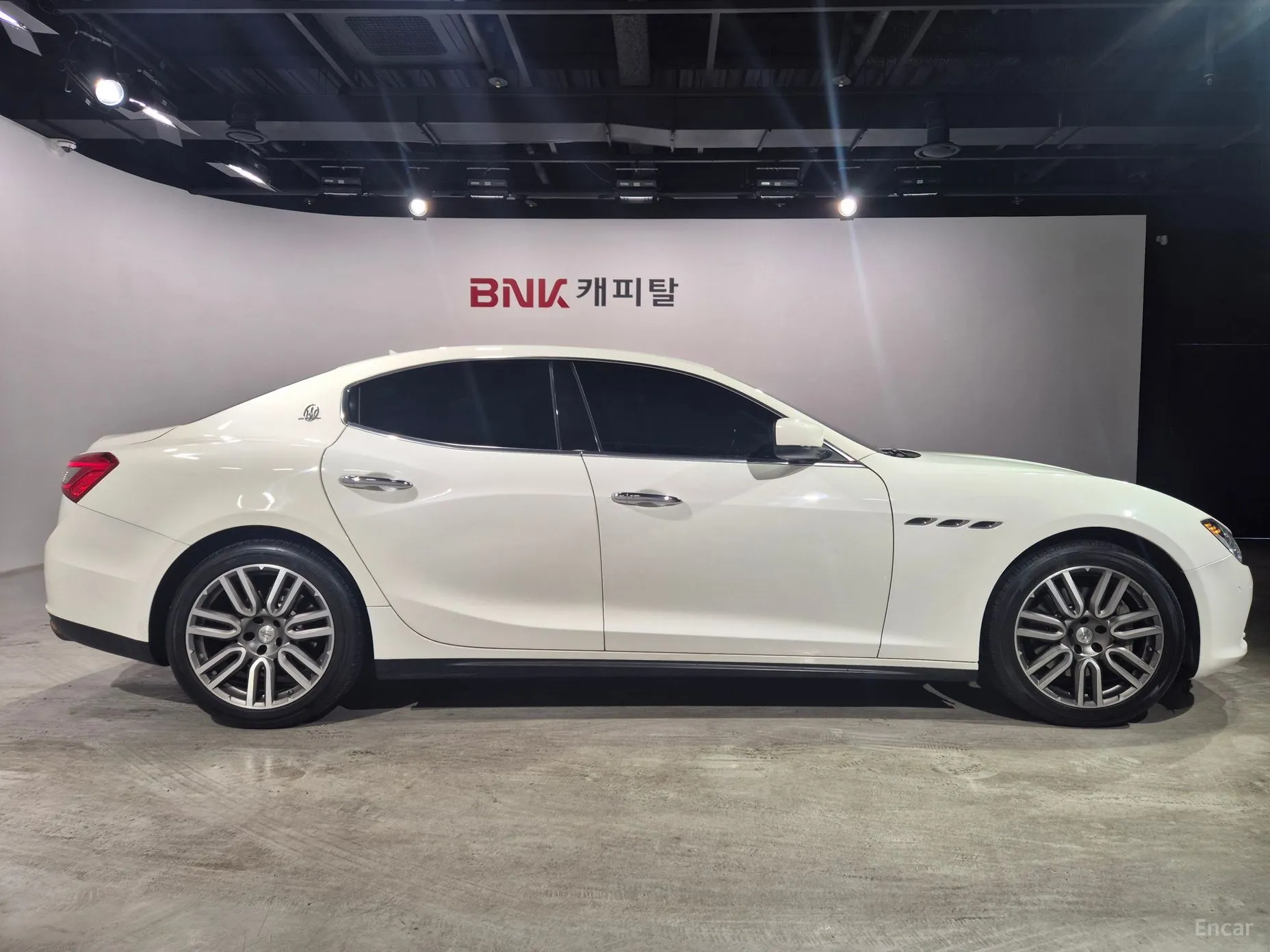 Maserati Ghibli превью 4