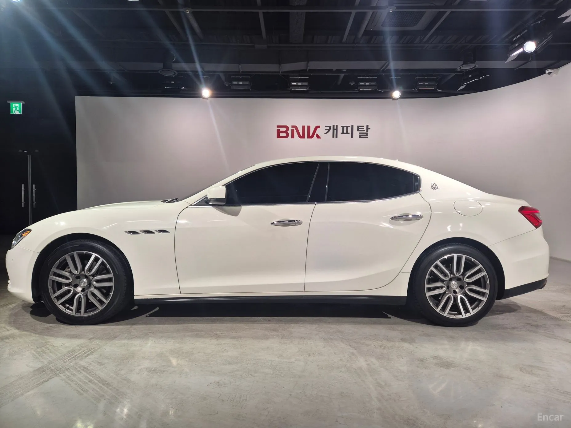 Maserati Ghibli превью 8