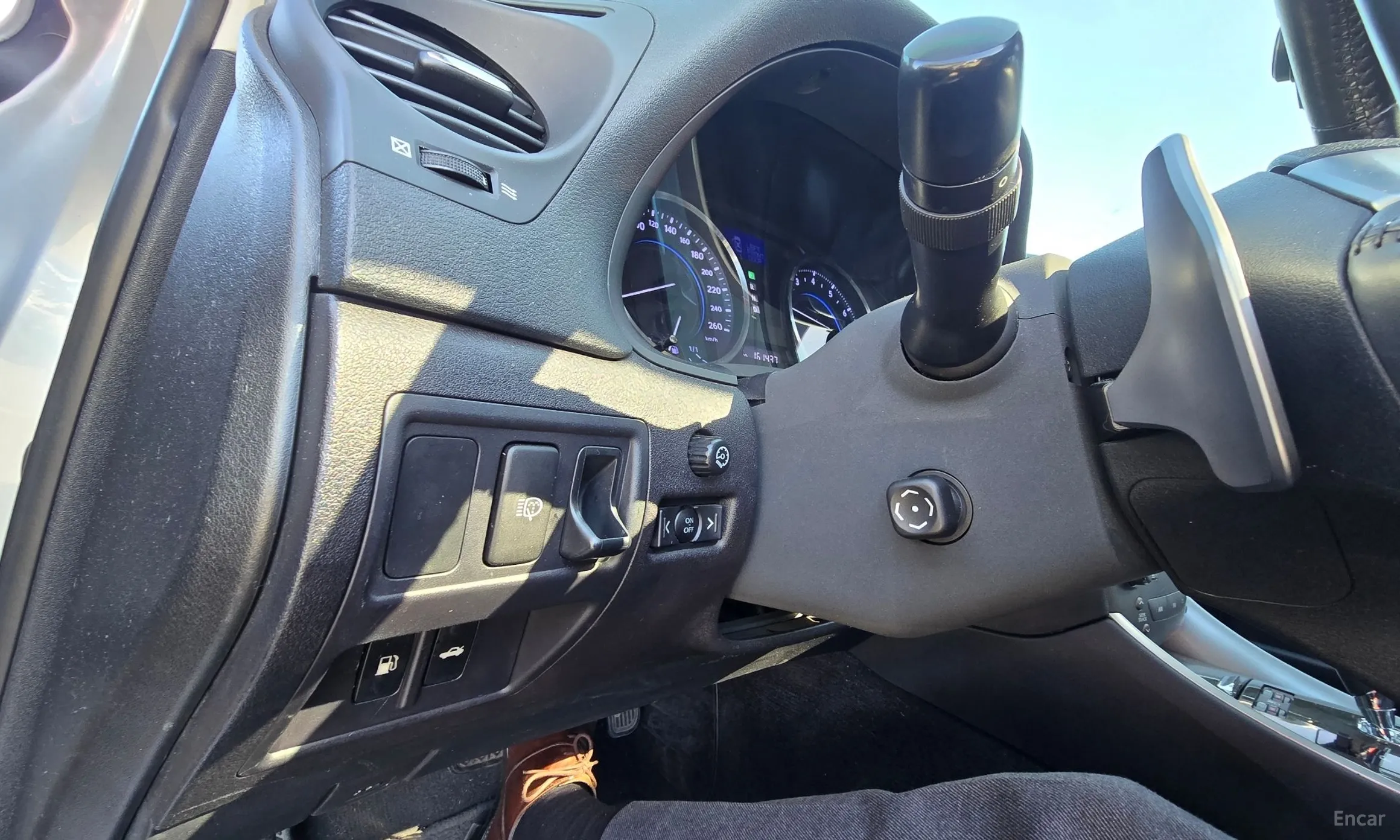 Lexus IS250 превью 17