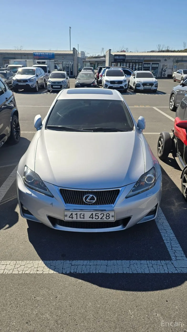 Lexus IS250 превью 4