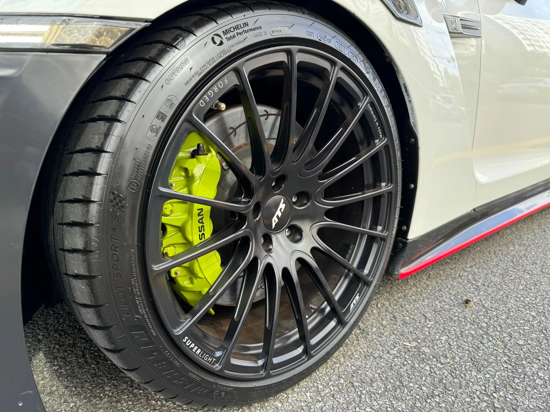 Nissan GT-R превью 5