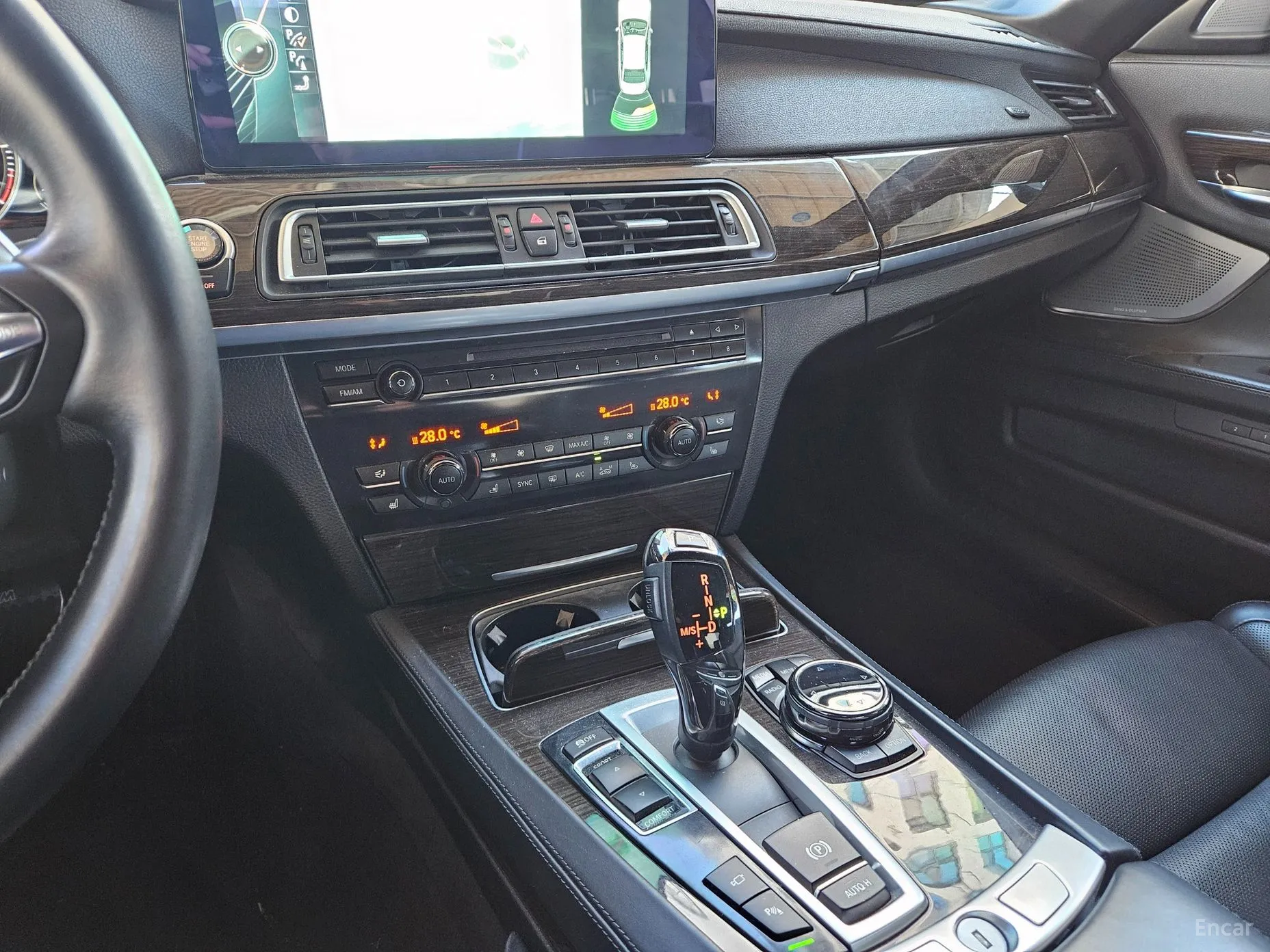 BMW 7 Series (F01) превью 11