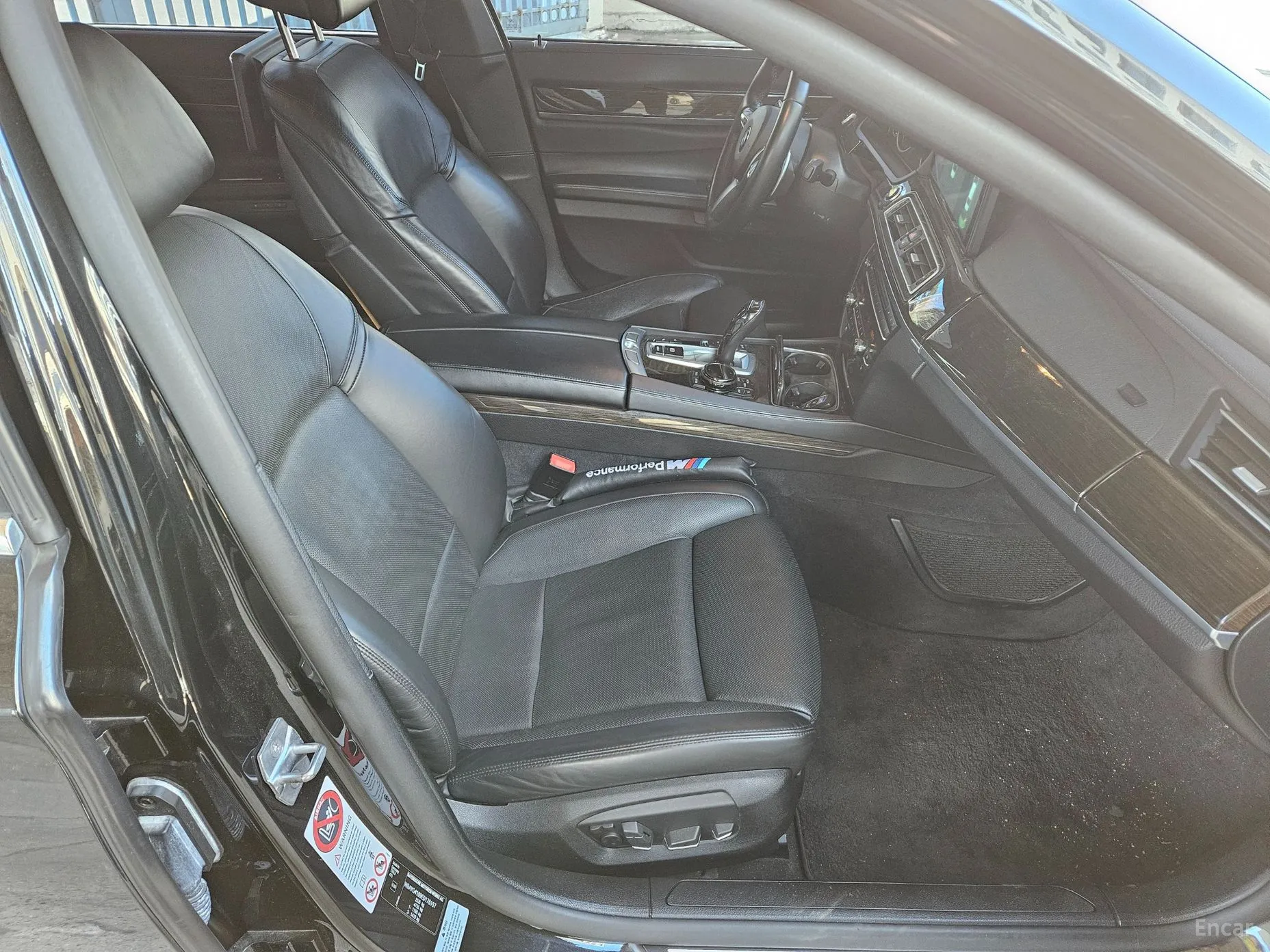 BMW 7 Series (F01) превью 12