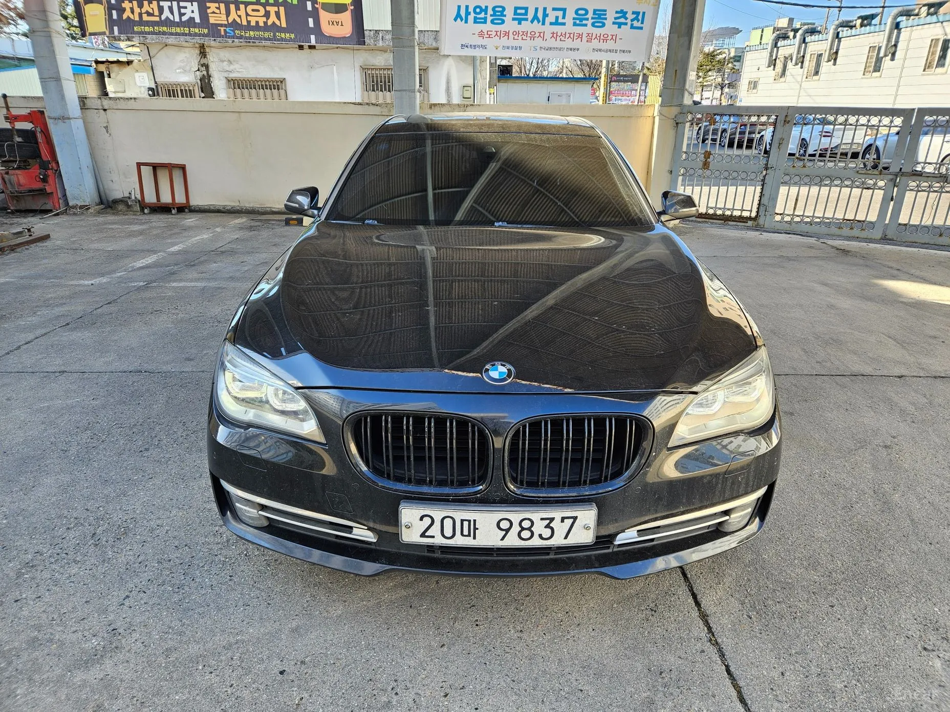 BMW 7 Series (F01) превью 3
