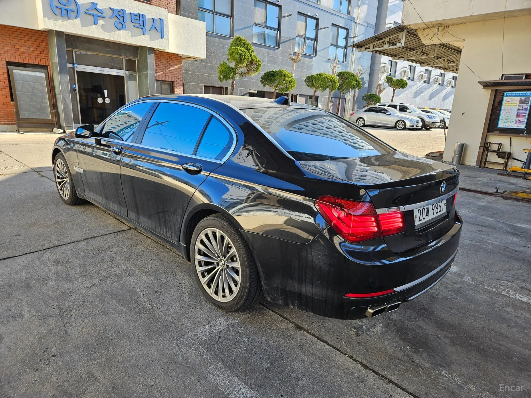 BMW 7 Series (F01) превью 5