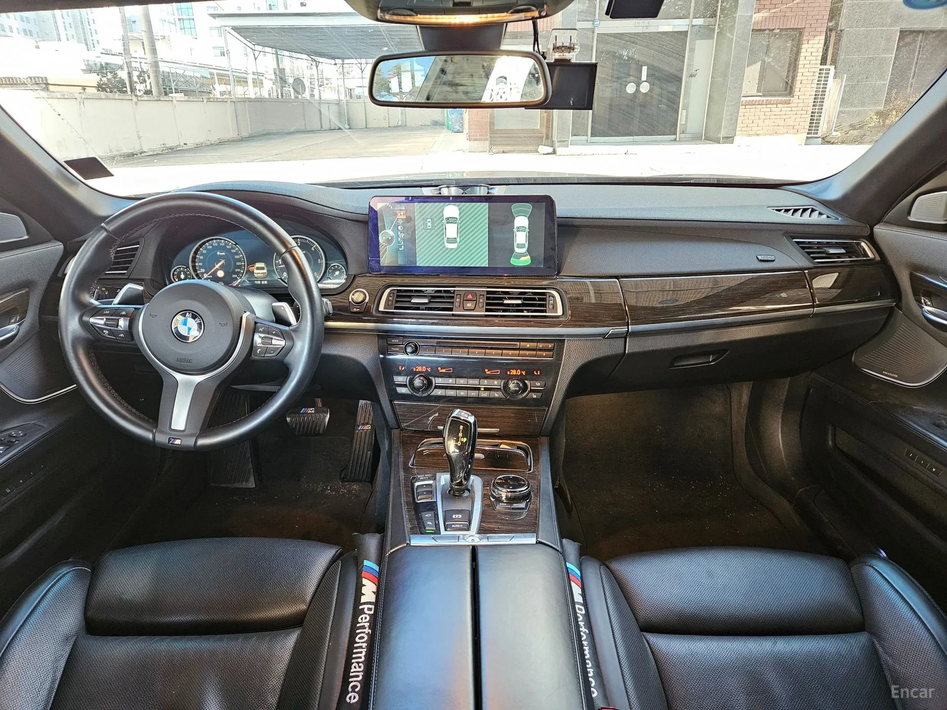 BMW 7 Series (F01) превью 9