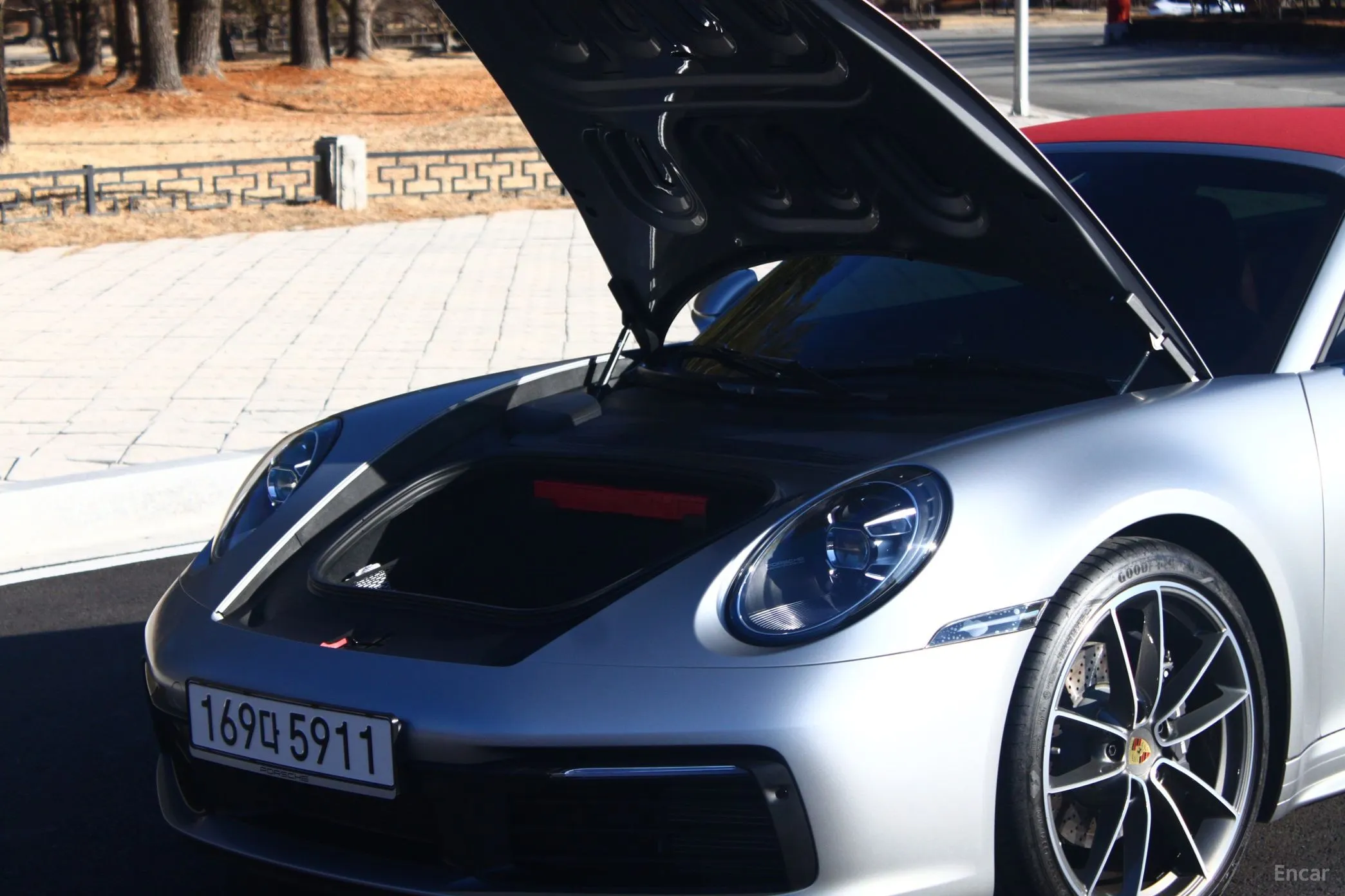 Porsche 911 (992) превью 17