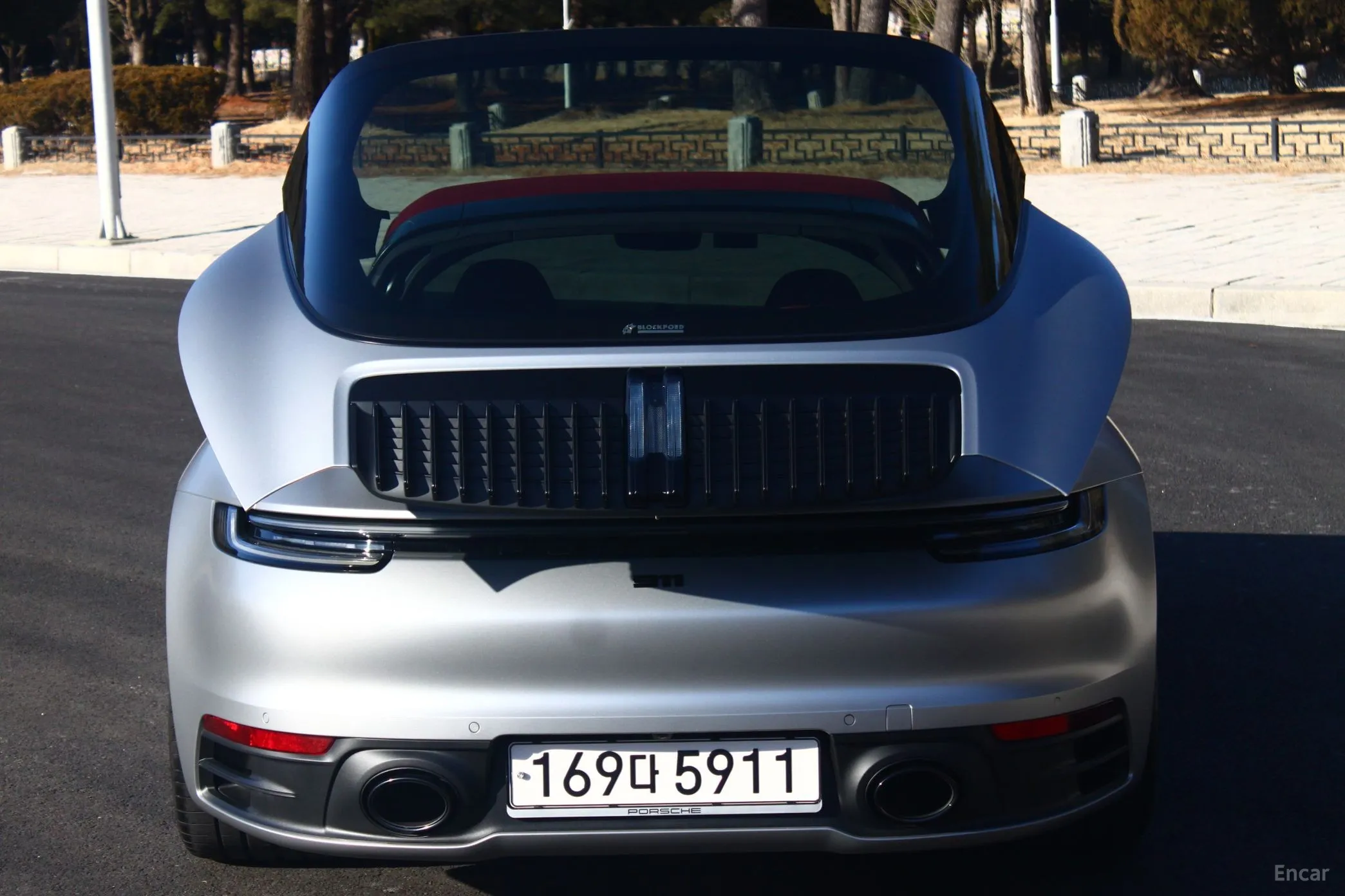 Porsche 911 (992) превью 18