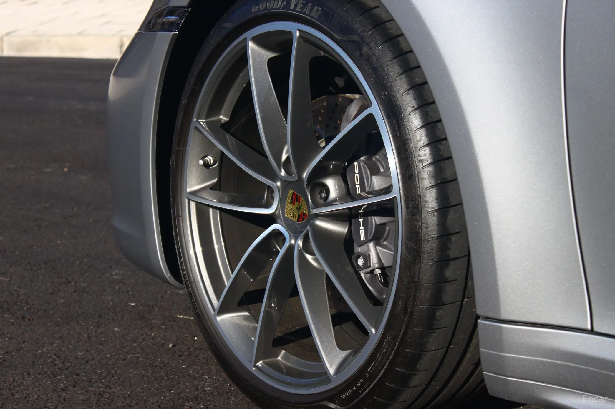 Porsche 911 (992) превью 20