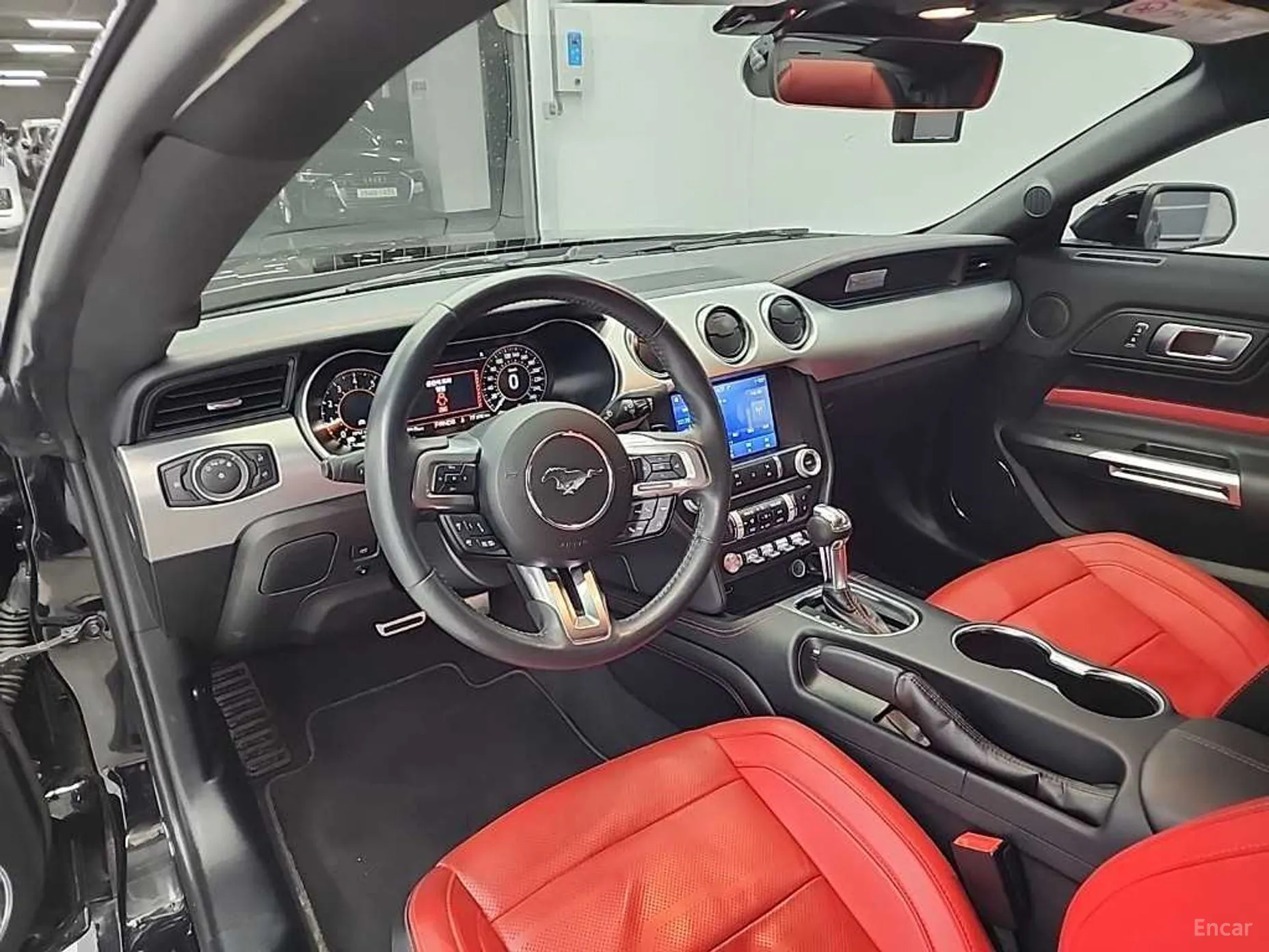 Ford Mustang превью 7