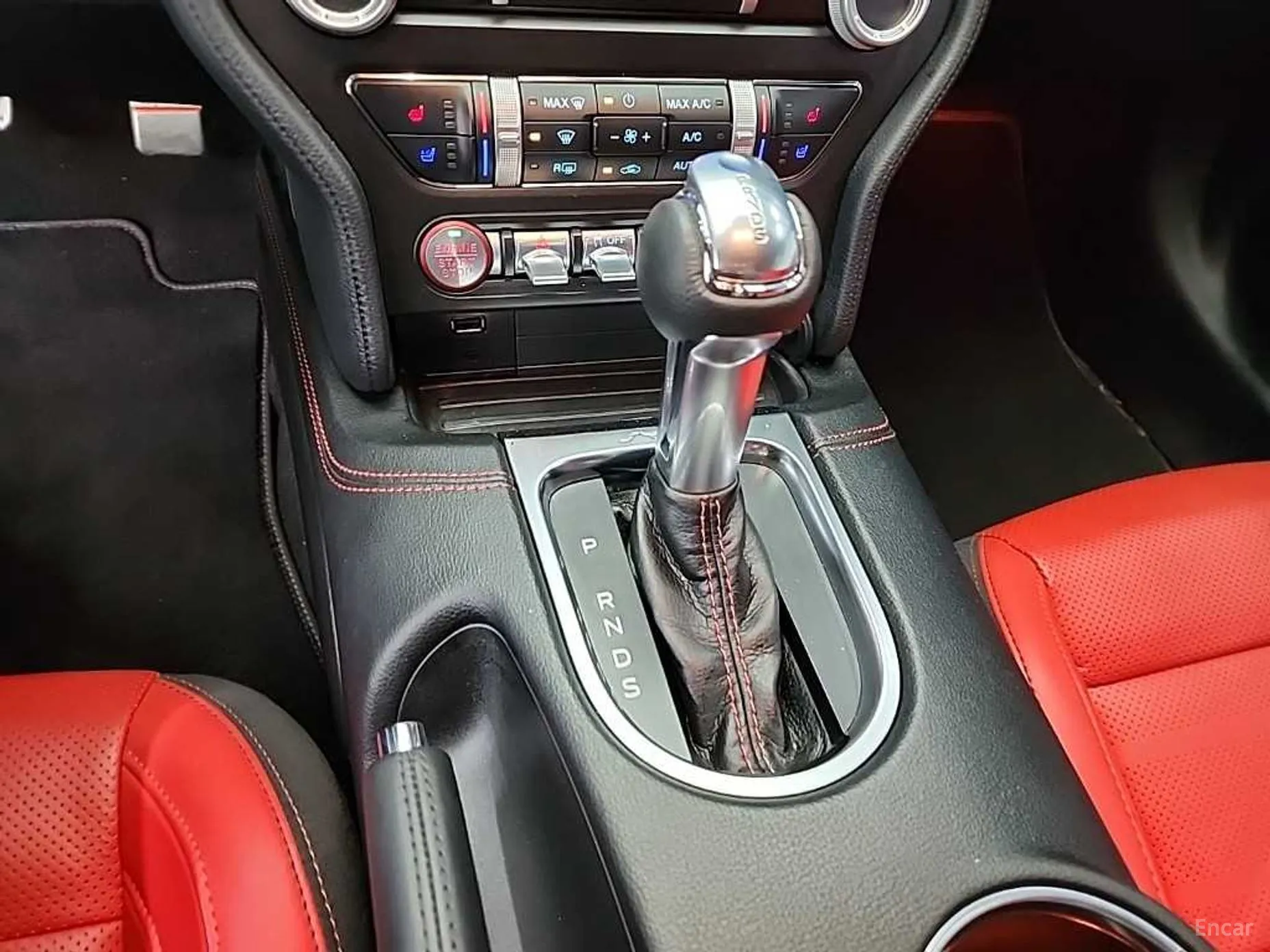 Ford Mustang превью 8