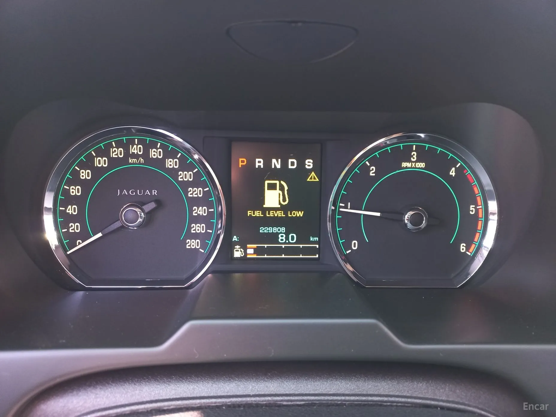 Jaguar New XF превью 12