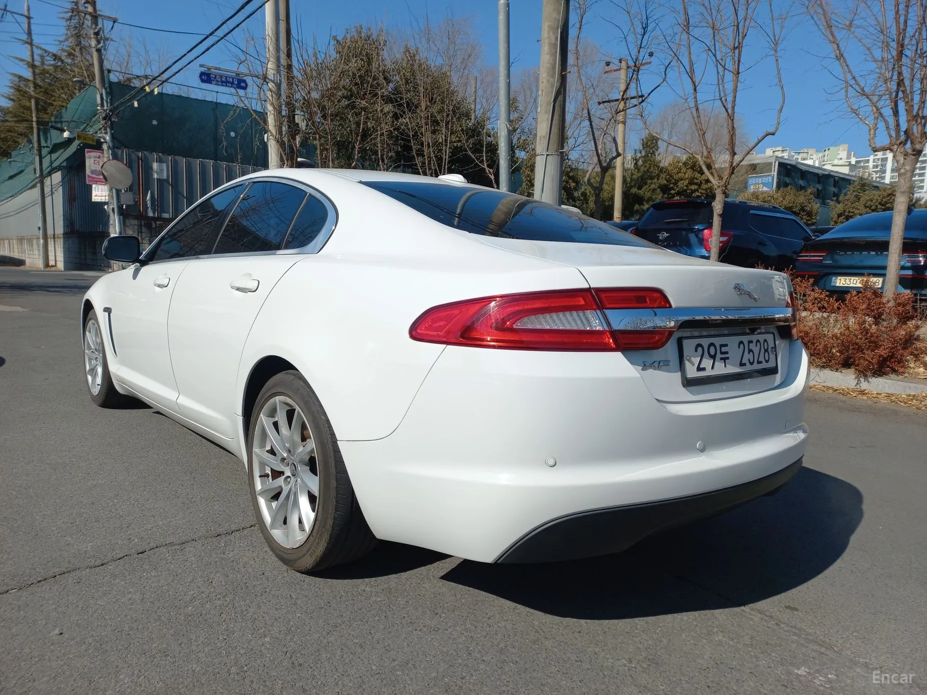 Jaguar New XF превью 4